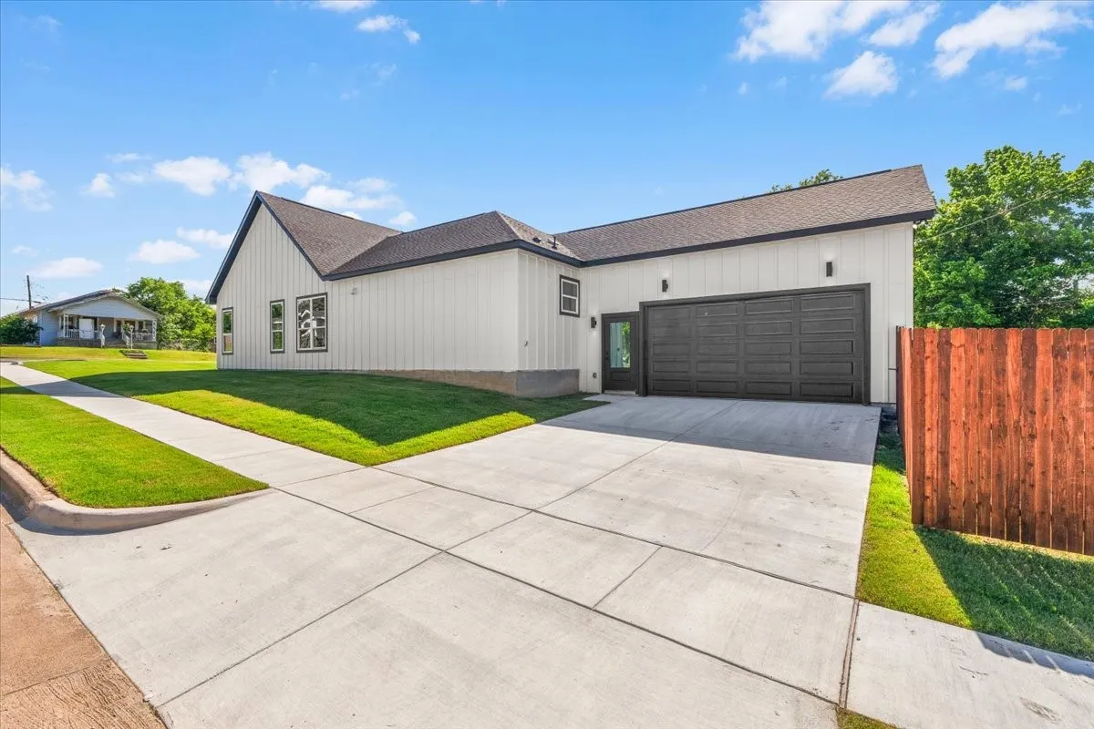 Single Family Residence For Sale in Tarrant County , 3021 Avenue J, Fort Worth, Texas 76105, 3 Bedroom, 2 Bathroom, 2 Garage spaces, 1,818 Sqft, built in 2026, mls#21368328, Real Estate Agent in Fort Worth, Homes For Sale in Tarrant county, Homes For Sale in Fort Worth, Realtor in Fort Worth Texas, Real Estate Brokerage Independent Realty Texas, Luminita Cordes Realtor