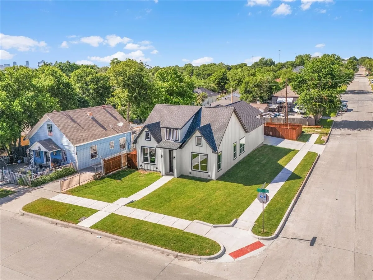 Single Family Residence For Sale in Tarrant County , 3021 Avenue J, Fort Worth, Texas 76105, 3 Bedroom, 2 Bathroom, 2 Garage spaces, 1,818 Sqft, built in 2026, mls#21368328, Real Estate Agent in Fort Worth, Homes For Sale in Tarrant county, Homes For Sale in Fort Worth, Realtor in Fort Worth Texas, Real Estate Brokerage Independent Realty Texas, Luminita Cordes Realtor