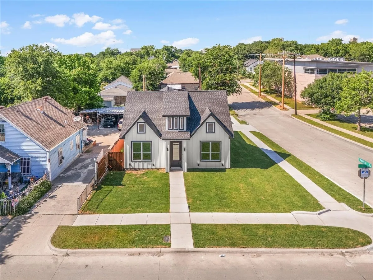 Single Family Residence For Sale in Tarrant County , 3021 Avenue J, Fort Worth, Texas 76105, 3 Bedroom, 2 Bathroom, 2 Garage spaces, 1,818 Sqft, built in 2026, mls#21368328, Real Estate Agent in Fort Worth, Homes For Sale in Tarrant county, Homes For Sale in Fort Worth, Realtor in Fort Worth Texas, Real Estate Brokerage Independent Realty Texas, Luminita Cordes Realtor