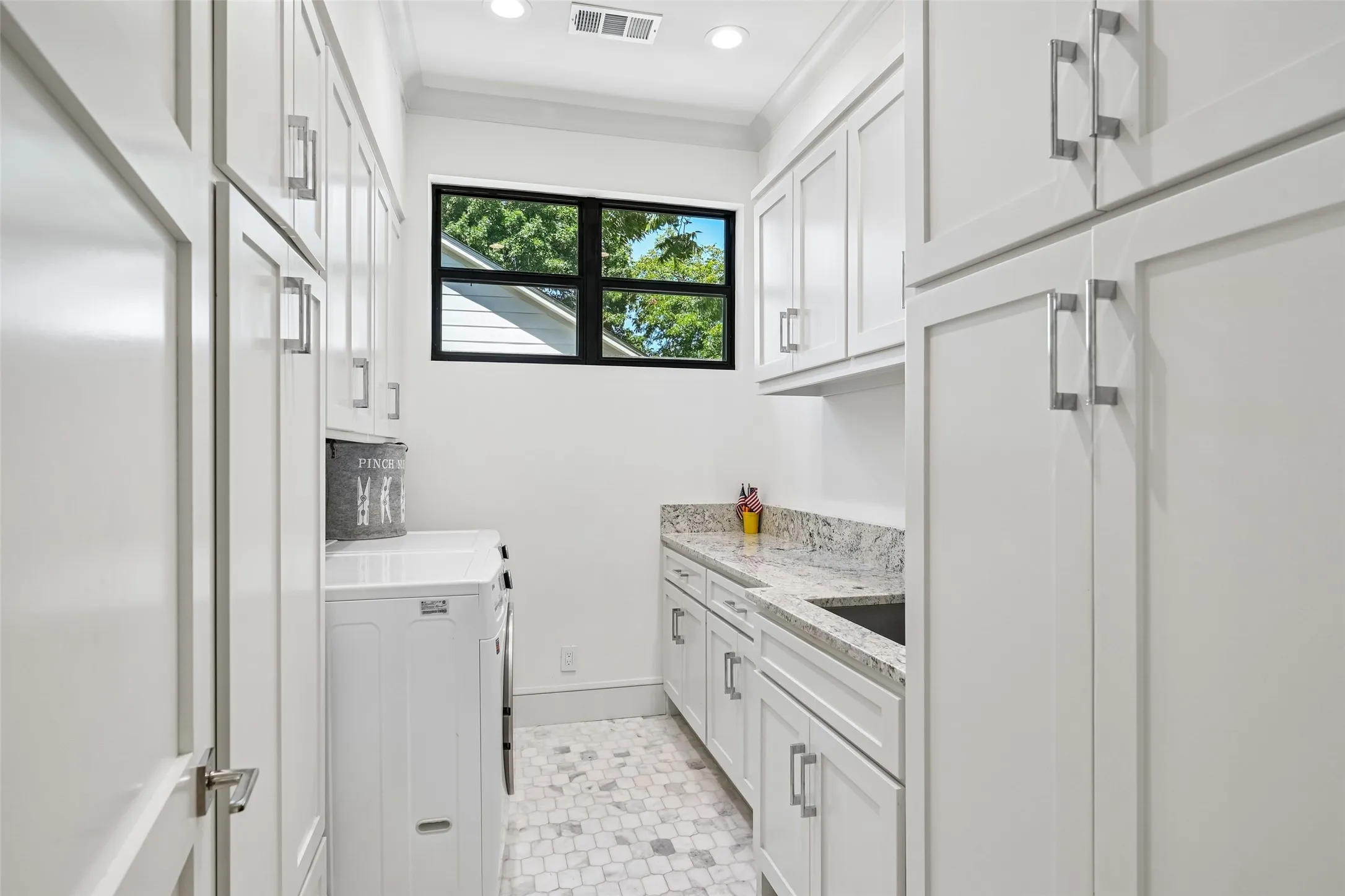 Single Family Residence For Sale in Dallas County , 7127 Lakehurst Avenue, Dallas, Texas 75230, 4 Bedroom, 4 Bathroom, 2 Garage spaces, 3,601 Sqft, built in 1967, mls#21367637, Real Estate Agent in Dallas, Homes For Sale in Dallas county, Homes For Sale in Dallas, Realtor in Dallas Texas, Real Estate Brokerage Independent Realty Texas, Luminita Cordes Realtor