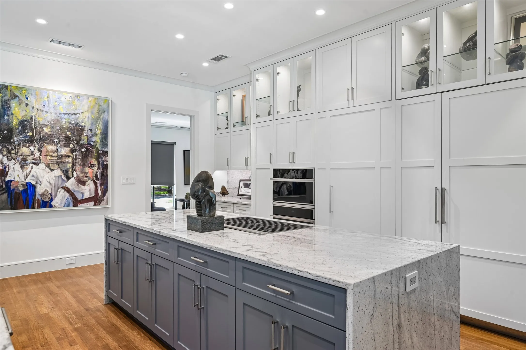 Single Family Residence For Sale in Dallas County , 7127 Lakehurst Avenue, Dallas, Texas 75230, 4 Bedroom, 4 Bathroom, 2 Garage spaces, 3,601 Sqft, built in 1967, mls#21367637, Real Estate Agent in Dallas, Homes For Sale in Dallas county, Homes For Sale in Dallas, Realtor in Dallas Texas, Real Estate Brokerage Independent Realty Texas, Luminita Cordes Realtor