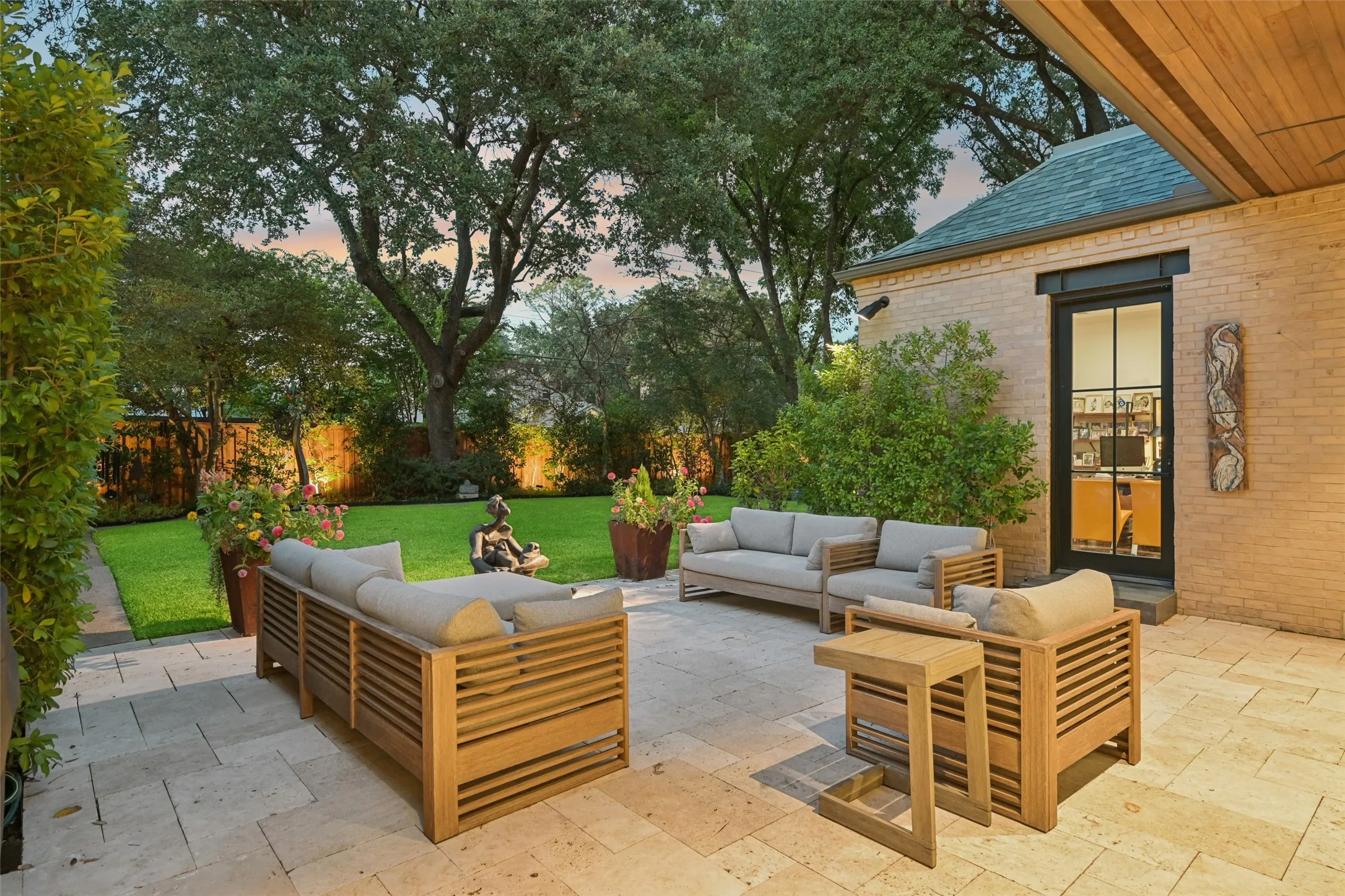 Single Family Residence For Sale in Dallas County , 7127 Lakehurst Avenue, Dallas, Texas 75230, 4 Bedroom, 4 Bathroom, 2 Garage spaces, 3,601 Sqft, built in 1967, mls#21367637, Real Estate Agent in Dallas, Homes For Sale in Dallas county, Homes For Sale in Dallas, Realtor in Dallas Texas, Real Estate Brokerage Independent Realty Texas, Luminita Cordes Realtor