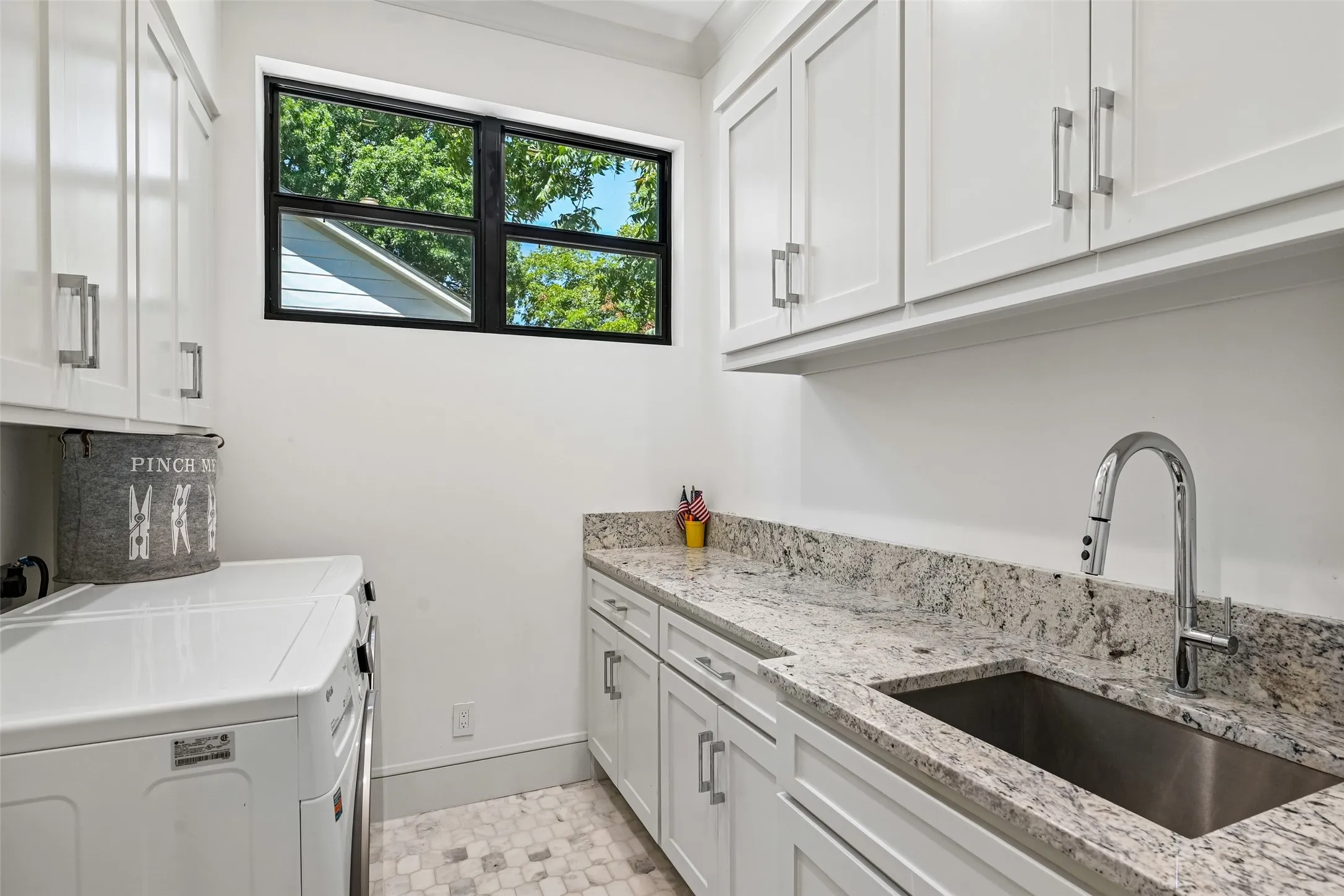 Single Family Residence For Sale in Dallas County , 7127 Lakehurst Avenue, Dallas, Texas 75230, 4 Bedroom, 4 Bathroom, 2 Garage spaces, 3,601 Sqft, built in 1967, mls#21367637, Real Estate Agent in Dallas, Homes For Sale in Dallas county, Homes For Sale in Dallas, Realtor in Dallas Texas, Real Estate Brokerage Independent Realty Texas, Luminita Cordes Realtor