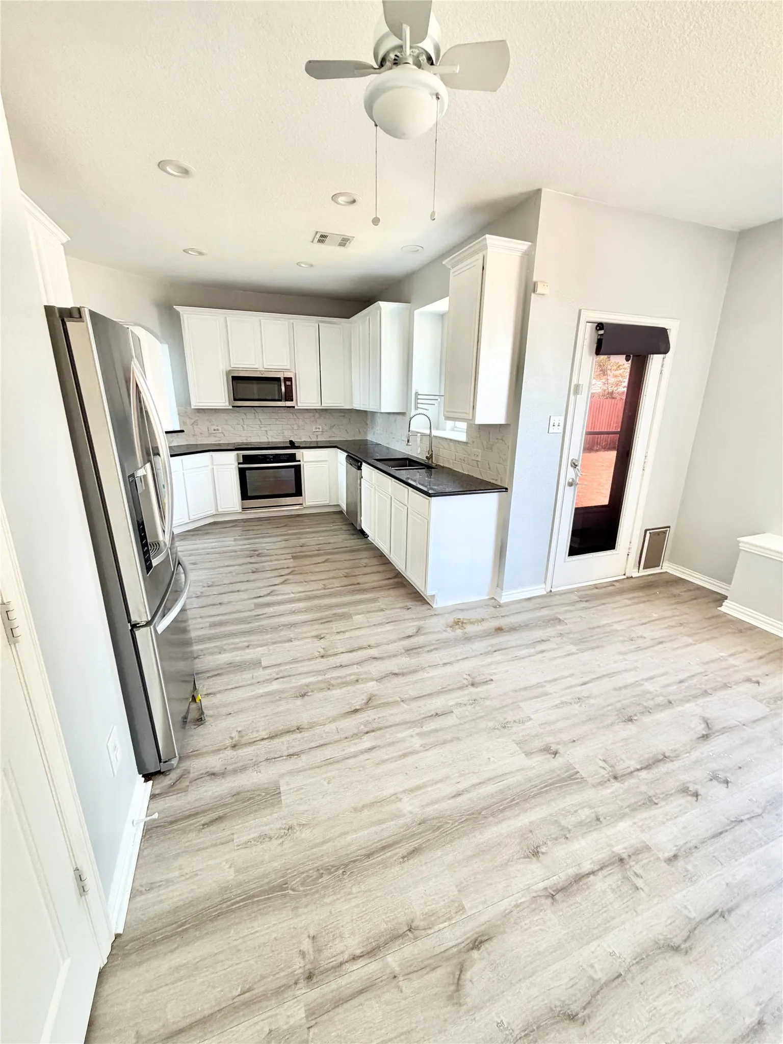 Single Family Residence For Rent in Dallas County , 2501 Stetson Drive, Garland, Texas 75044, 4 Bedroom, 3 Bathroom, 2 Garage spaces, 1,923 Sqft, built in 1998, Price $2,650, mls#21368339, Real Estate Agent in Garland, Homes For Rent in Dallas county, Homes For Rent in Garland, Realtor in Garland Texas, Real Estate Brokerage Independent Realty Texas, Luminita Cordes Realtor