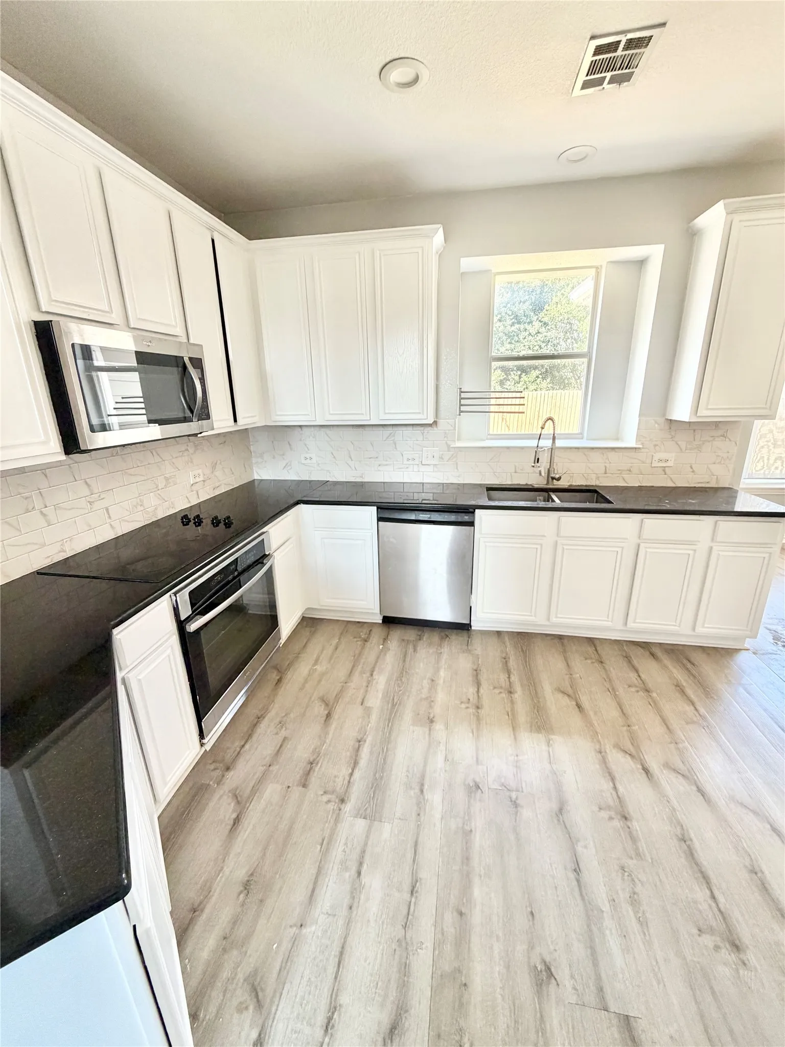 Single Family Residence For Rent in Dallas County , 2501 Stetson Drive, Garland, Texas 75044, 4 Bedroom, 3 Bathroom, 2 Garage spaces, 1,923 Sqft, built in 1998, Price $2,650, mls#21368339, Real Estate Agent in Garland, Homes For Rent in Dallas county, Homes For Rent in Garland, Realtor in Garland Texas, Real Estate Brokerage Independent Realty Texas, Luminita Cordes Realtor