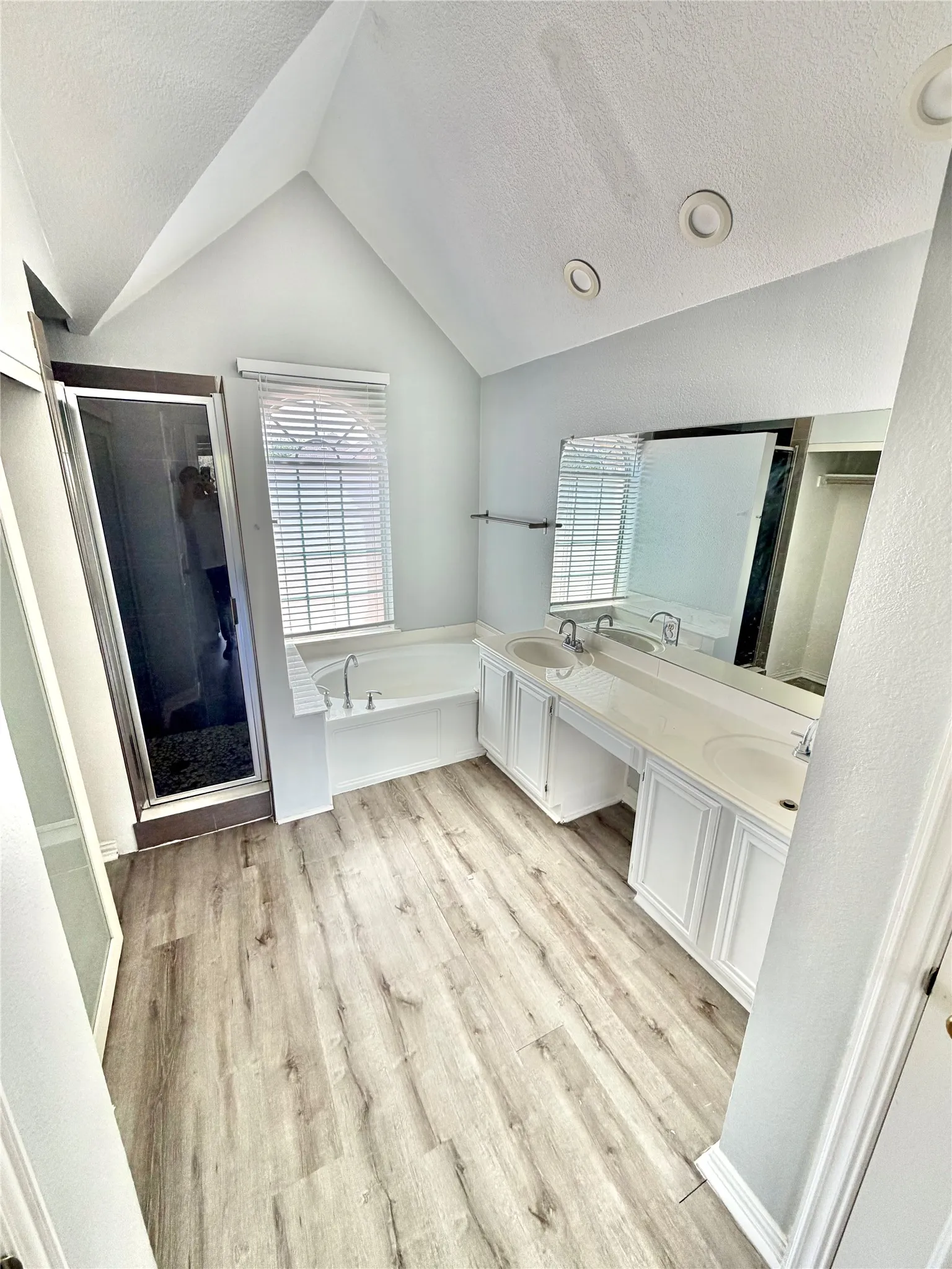 Single Family Residence For Rent in Dallas County , 2501 Stetson Drive, Garland, Texas 75044, 4 Bedroom, 3 Bathroom, 2 Garage spaces, 1,923 Sqft, built in 1998, Price $2,650, mls#21368339, Real Estate Agent in Garland, Homes For Rent in Dallas county, Homes For Rent in Garland, Realtor in Garland Texas, Real Estate Brokerage Independent Realty Texas, Luminita Cordes Realtor