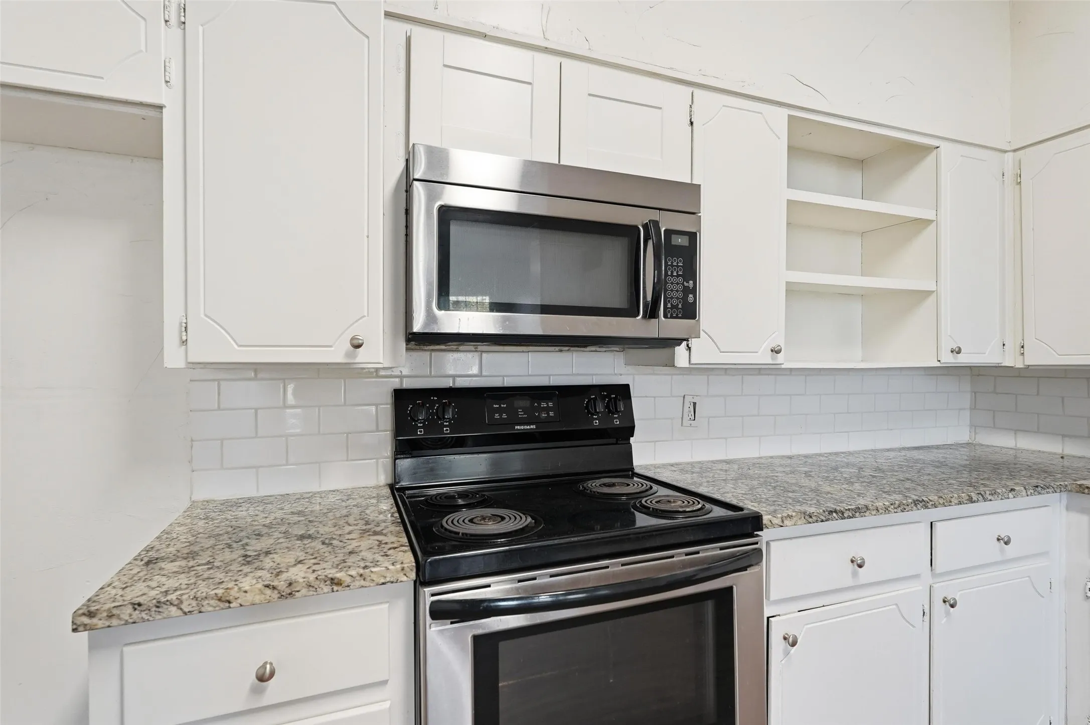 Single Family Residence For Rent in Grayson County , 900 W Morgan, Denison, Texas 75020, 2 Bedroom, 1 Bathroom, Garage spaces, 777 Sqft, built in 1920, mls#21368340, Real Estate Agent in Denison, Homes For Rent in Grayson county, Homes For Rent in Denison, Realtor in Denison Texas, Real Estate Brokerage Independent Realty Texas, Luminita Cordes Realtor