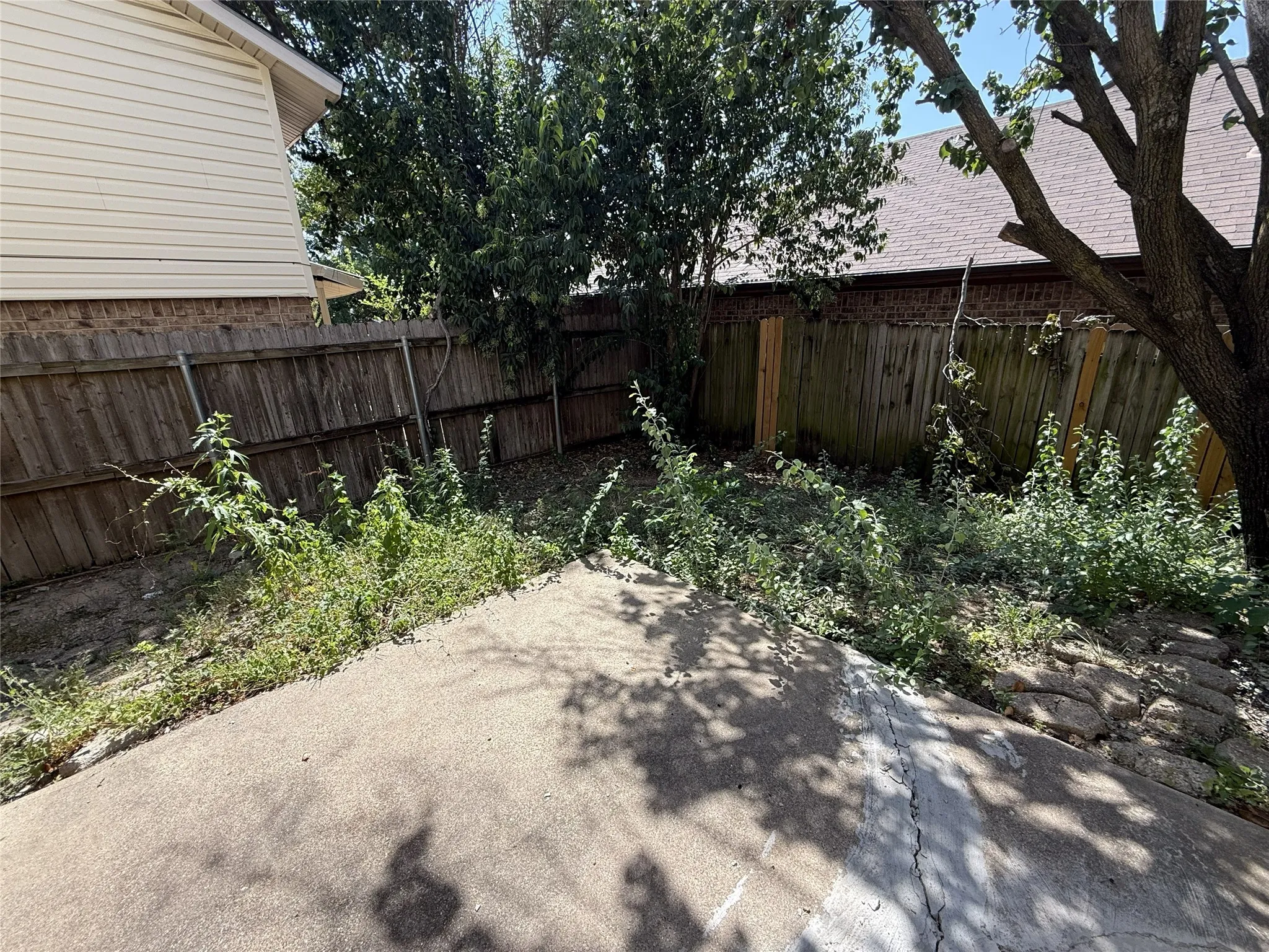 Single Family Residence For Sale in Dallas County , 728 Via Miramonte, Mesquite, Texas 75150, 3 Bedroom, 3 Bathroom, 2 Garage spaces, 1,526 Sqft, built in 1982, Price $210,000, mls#21368341, Real Estate Agent in Mesquite, Homes For Sale in Dallas county, Homes For Sale in Mesquite, Realtor in Mesquite Texas, Real Estate Brokerage Independent Realty Texas, Luminita Cordes Realtor