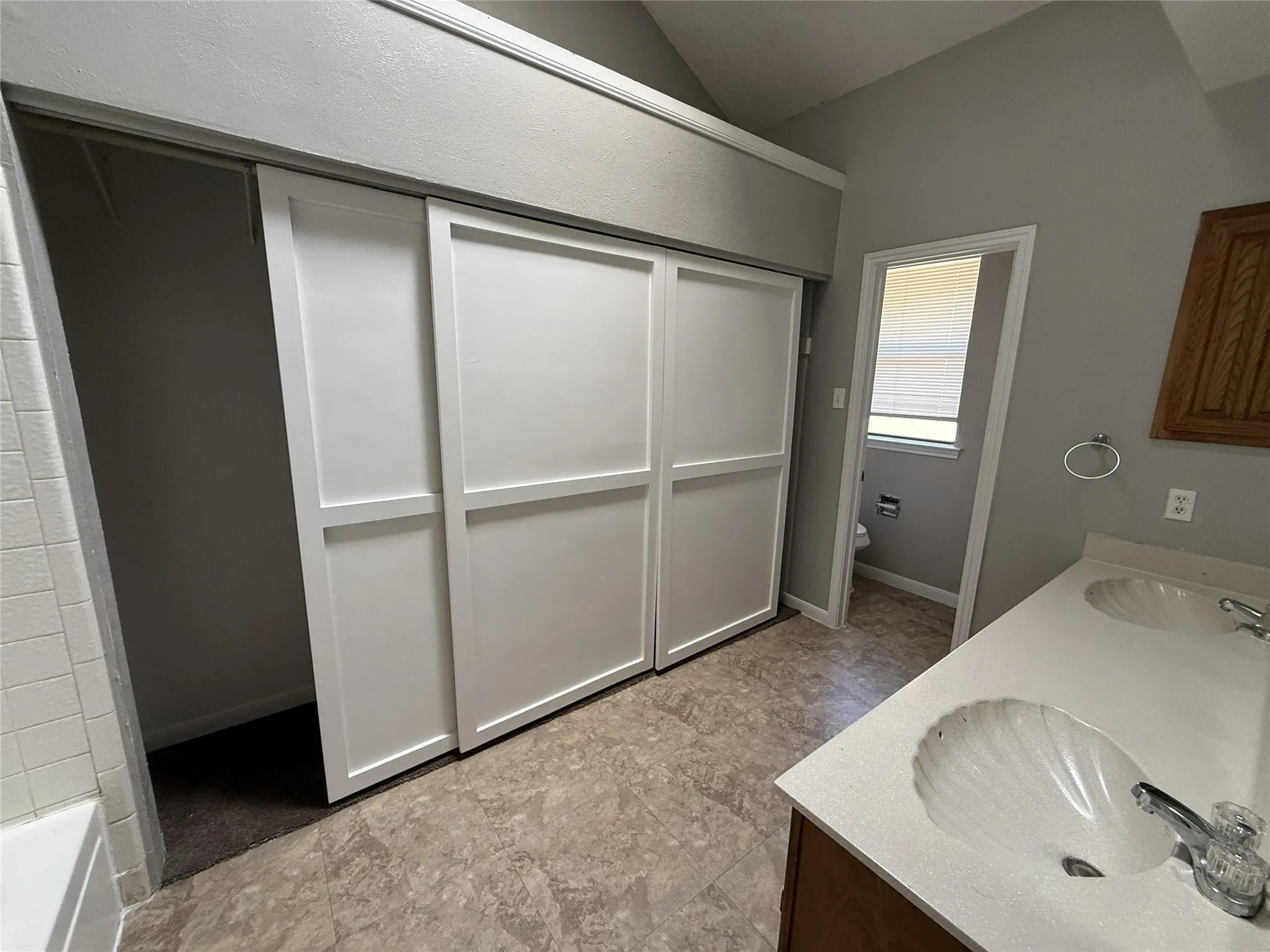 Single Family Residence For Sale in Dallas County , 728 Via Miramonte, Mesquite, Texas 75150, 3 Bedroom, 3 Bathroom, 2 Garage spaces, 1,526 Sqft, built in 1982, Price $210,000, mls#21368341, Real Estate Agent in Mesquite, Homes For Sale in Dallas county, Homes For Sale in Mesquite, Realtor in Mesquite Texas, Real Estate Brokerage Independent Realty Texas, Luminita Cordes Realtor