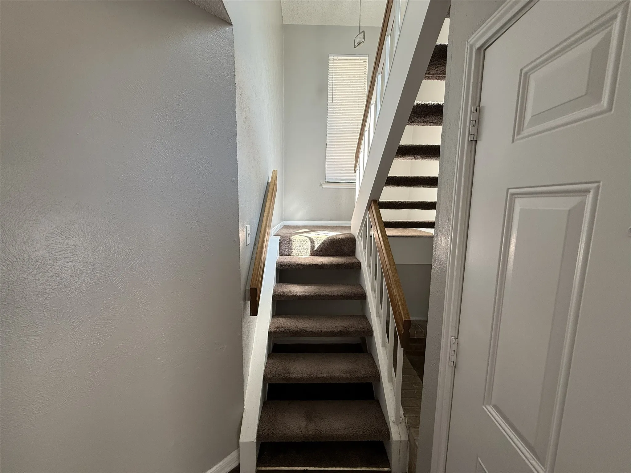 Single Family Residence For Sale in Dallas County , 728 Via Miramonte, Mesquite, Texas 75150, 3 Bedroom, 3 Bathroom, 2 Garage spaces, 1,526 Sqft, built in 1982, Price $210,000, mls#21368341, Real Estate Agent in Mesquite, Homes For Sale in Dallas county, Homes For Sale in Mesquite, Realtor in Mesquite Texas, Real Estate Brokerage Independent Realty Texas, Luminita Cordes Realtor