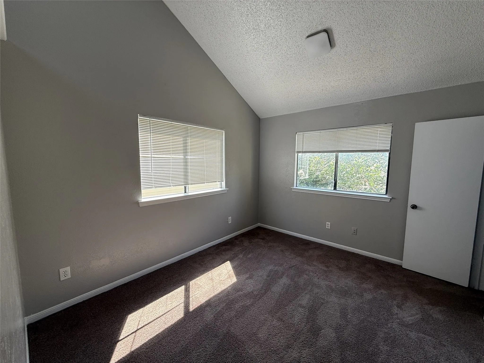 Single Family Residence For Sale in Dallas County , 728 Via Miramonte, Mesquite, Texas 75150, 3 Bedroom, 3 Bathroom, 2 Garage spaces, 1,526 Sqft, built in 1982, Price $210,000, mls#21368341, Real Estate Agent in Mesquite, Homes For Sale in Dallas county, Homes For Sale in Mesquite, Realtor in Mesquite Texas, Real Estate Brokerage Independent Realty Texas, Luminita Cordes Realtor