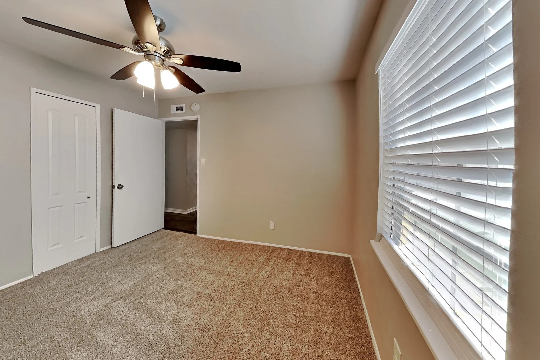 Single Family Residence For Rent in Kaufman County , 502 Redbud Drive, Forney, Texas 75126, 3 Bedroom, 2 Bathroom, 2 Garage spaces, 1,404 Sqft, built in 1983, mls#21368347, Real Estate Agent in Forney, Homes For Rent in Kaufman county, Homes For Rent in Forney, Realtor in Forney Texas, Real Estate Brokerage Independent Realty Texas, Luminita Cordes Realtor