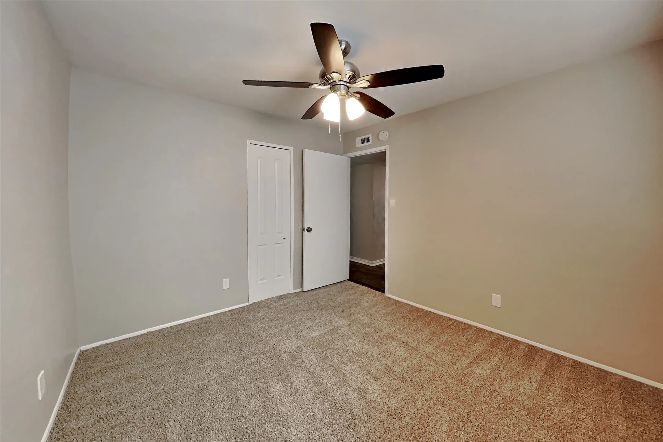 Single Family Residence For Rent in Kaufman County , 502 Redbud Drive, Forney, Texas 75126, 3 Bedroom, 2 Bathroom, 2 Garage spaces, 1,404 Sqft, built in 1983, mls#21368347, Real Estate Agent in Forney, Homes For Rent in Kaufman county, Homes For Rent in Forney, Realtor in Forney Texas, Real Estate Brokerage Independent Realty Texas, Luminita Cordes Realtor