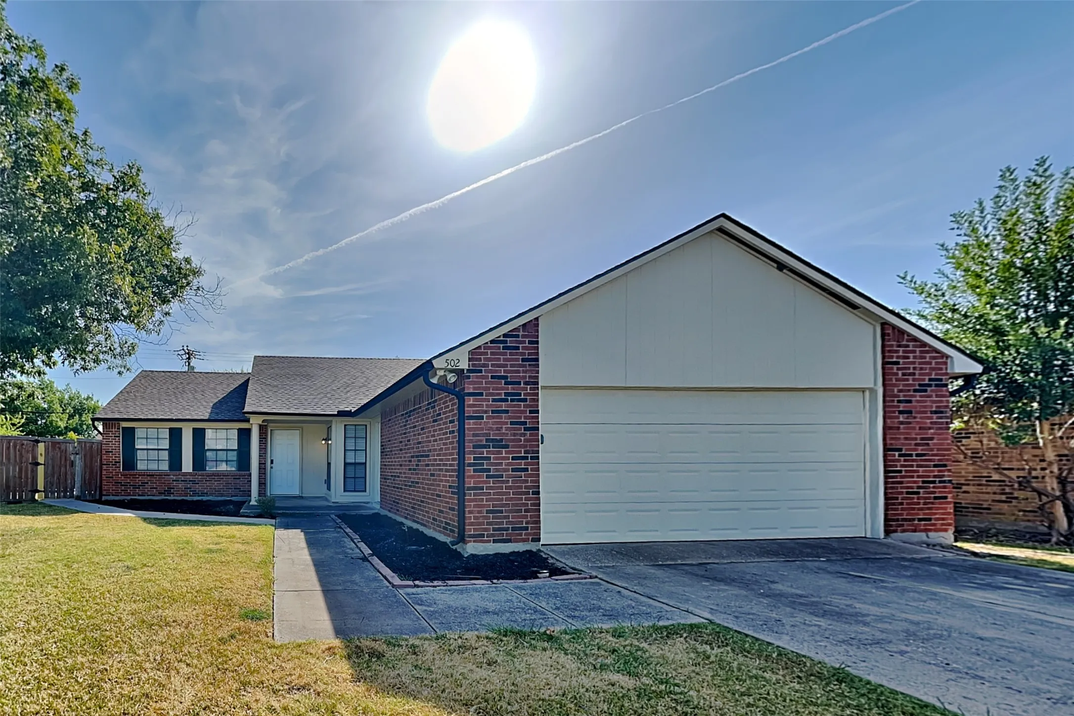Single Family Residence For Rent in Kaufman County , 502 Redbud Drive, Forney, Texas 75126, 3 Bedroom, 2 Bathroom, 2 Garage spaces, 1,404 Sqft, built in 1983, mls#21368347, Real Estate Agent in Forney, Homes For Rent in Kaufman county, Homes For Rent in Forney, Realtor in Forney Texas, Real Estate Brokerage Independent Realty Texas, Luminita Cordes Realtor