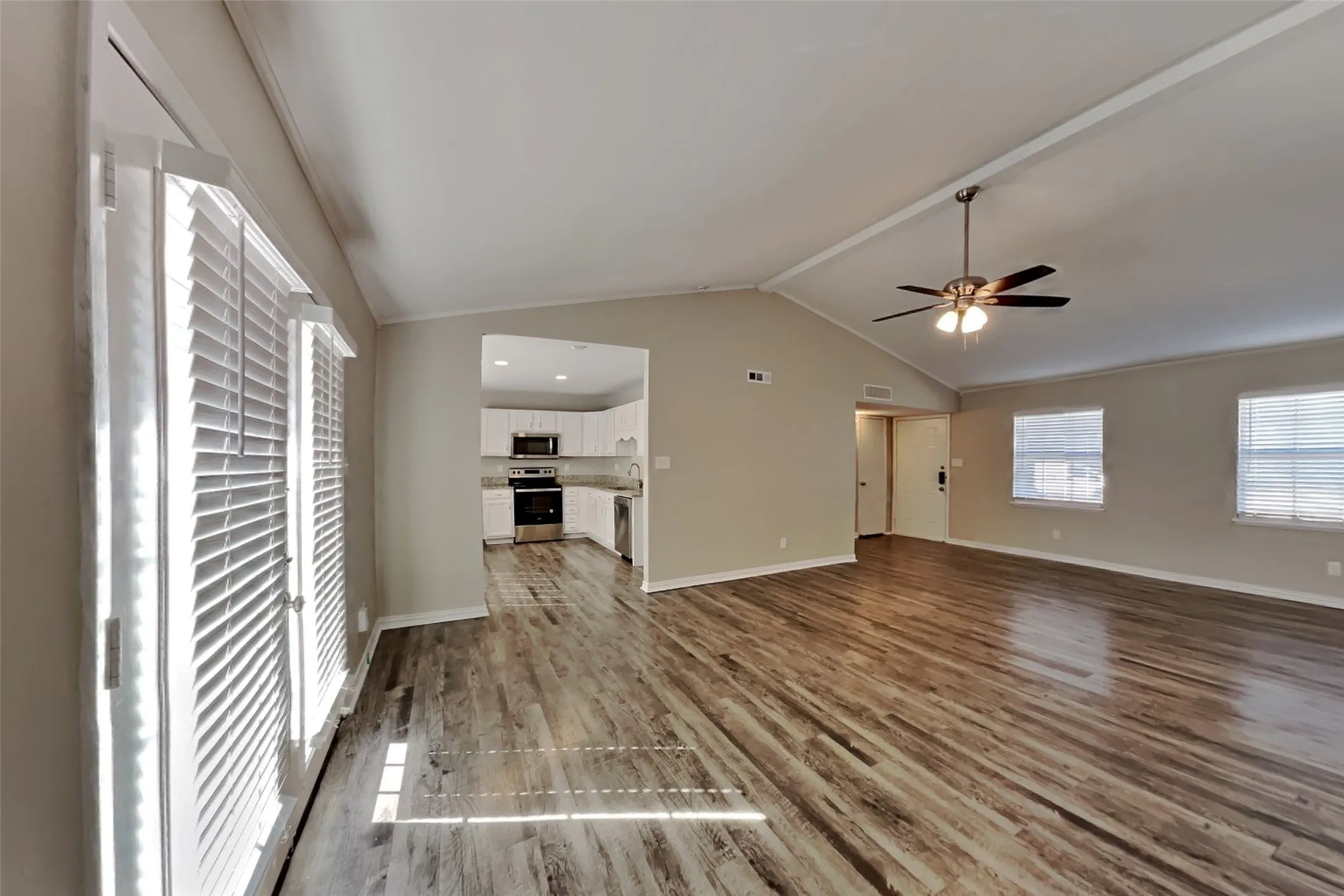 Single Family Residence For Rent in Kaufman County , 502 Redbud Drive, Forney, Texas 75126, 3 Bedroom, 2 Bathroom, 2 Garage spaces, 1,404 Sqft, built in 1983, mls#21368347, Real Estate Agent in Forney, Homes For Rent in Kaufman county, Homes For Rent in Forney, Realtor in Forney Texas, Real Estate Brokerage Independent Realty Texas, Luminita Cordes Realtor