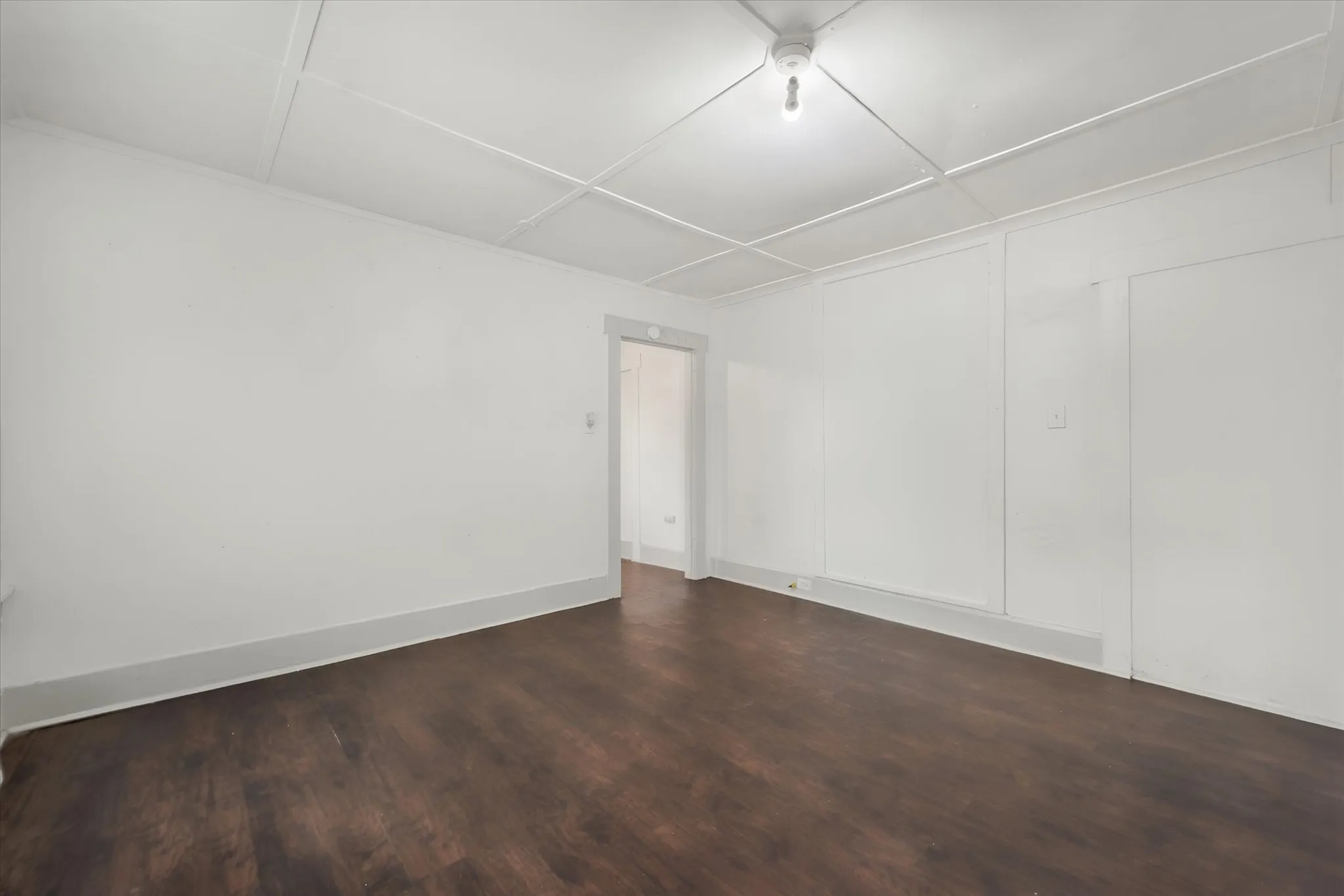 Triplex For Rent in Tarrant County , 3715 Travis Avenue C, Fort Worth, Texas 76110, 1 Bedroom, 1 Bathroom, Garage spaces, 420 Sqft, built in 1932, mls#21368357, Real Estate Agent in Fort Worth, Homes For Rent in Tarrant county, Homes For Rent in Fort Worth, Realtor in Fort Worth Texas, Real Estate Brokerage Independent Realty Texas, Luminita Cordes Realtor