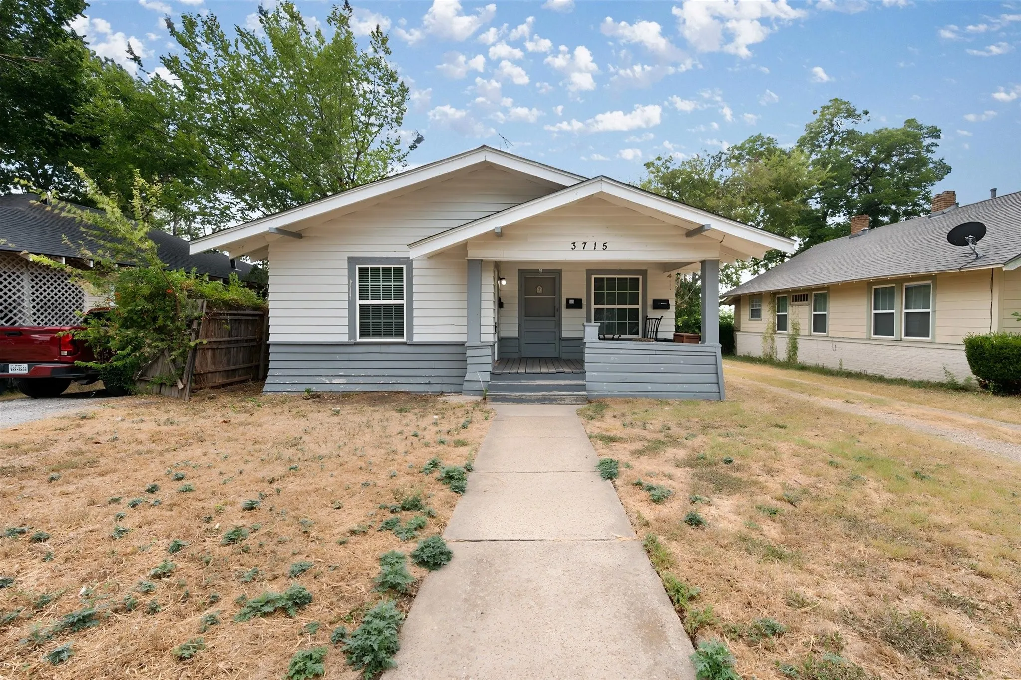 Triplex For Rent in Tarrant County , 3715 Travis Avenue C, Fort Worth, Texas 76110, 1 Bedroom, 1 Bathroom, Garage spaces, 420 Sqft, built in 1932, mls#21368357, Real Estate Agent in Fort Worth, Homes For Rent in Tarrant county, Homes For Rent in Fort Worth, Realtor in Fort Worth Texas, Real Estate Brokerage Independent Realty Texas, Luminita Cordes Realtor