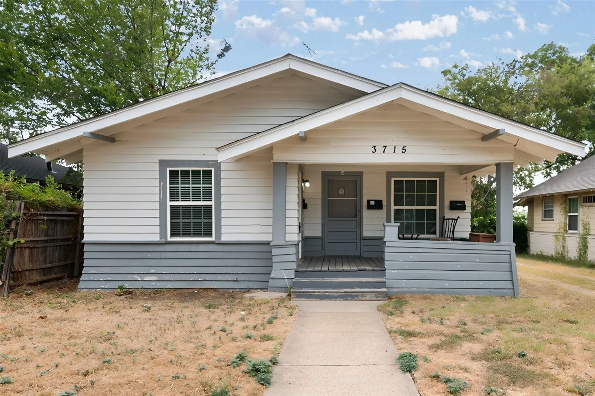 Triplex For Rent in Tarrant County , 3715 Travis Avenue C, Fort Worth, Texas 76110, 1 Bedroom, 1 Bathroom, Garage spaces, 420 Sqft, built in 1932, mls#21368357, Real Estate Agent in Fort Worth, Homes For Rent in Tarrant county, Homes For Rent in Fort Worth, Realtor in Fort Worth Texas, Real Estate Brokerage Independent Realty Texas, Luminita Cordes Realtor