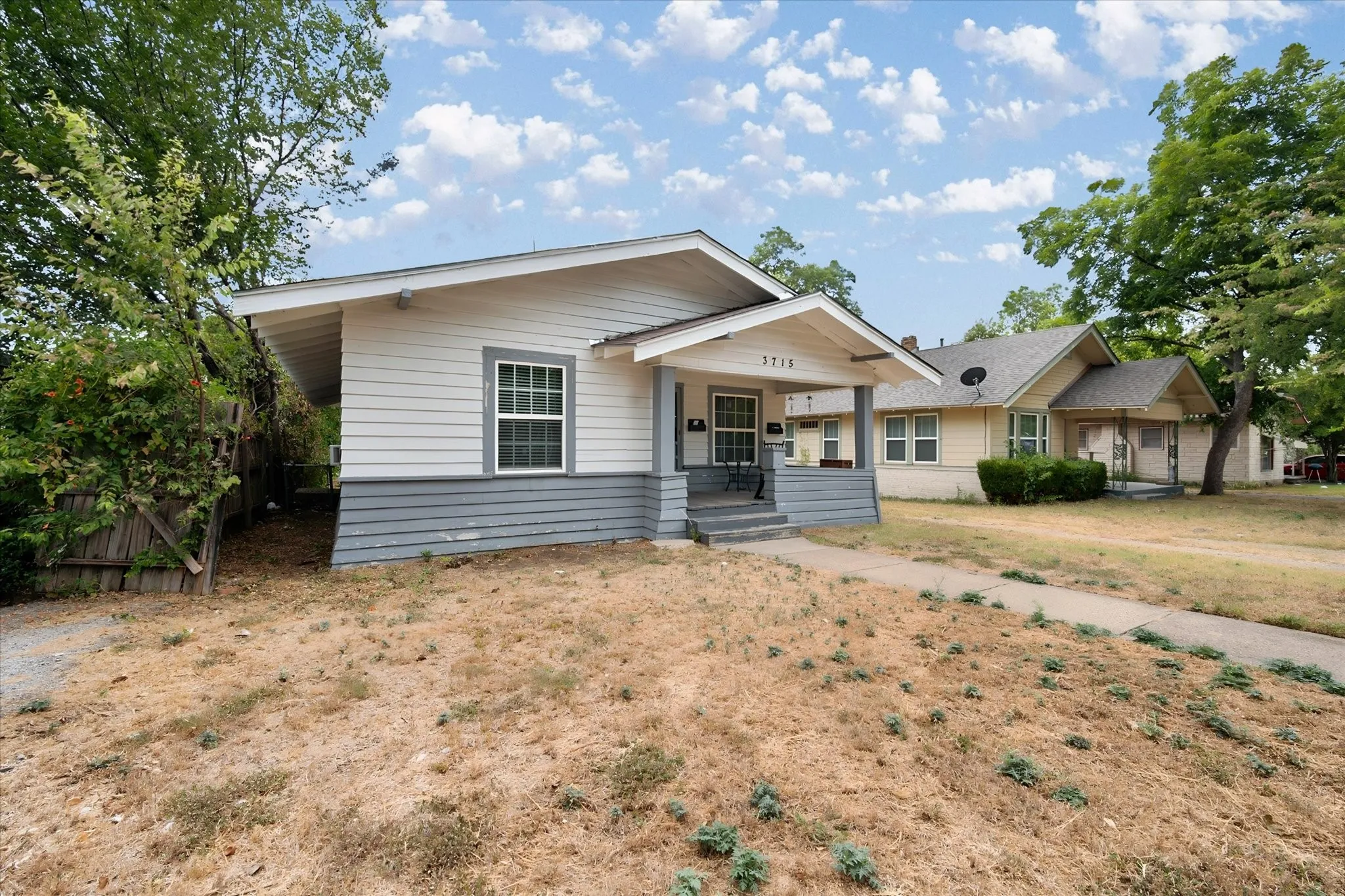 Triplex For Rent in Tarrant County , 3715 Travis Avenue C, Fort Worth, Texas 76110, 1 Bedroom, 1 Bathroom, Garage spaces, 420 Sqft, built in 1932, mls#21368357, Real Estate Agent in Fort Worth, Homes For Rent in Tarrant county, Homes For Rent in Fort Worth, Realtor in Fort Worth Texas, Real Estate Brokerage Independent Realty Texas, Luminita Cordes Realtor