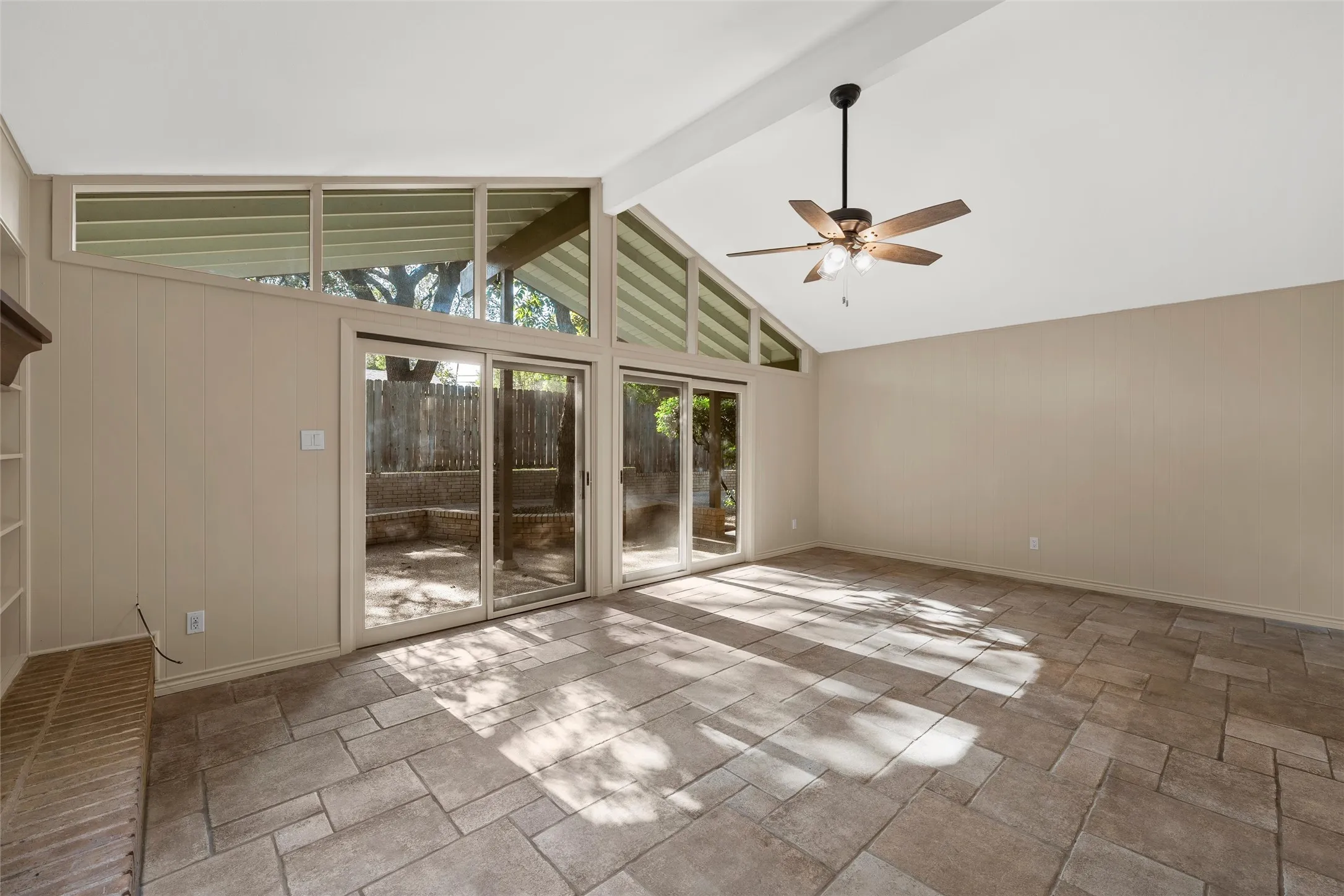 Single Family Residence For Sale in Mc Lennan County , 4808 Pecan Terrace, Waco, Texas 76710, 4 Bedroom, 2 Bathroom, Garage spaces, 2,442 Sqft, built in 1963, mls#21367790, Real Estate Agent in Waco, Homes For Sale in Mc Lennan county, Homes For Sale in Waco, Realtor in Waco Texas, Real Estate Brokerage Independent Realty Texas, Luminita Cordes Realtor