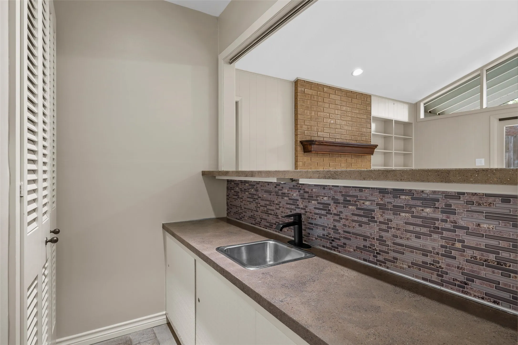 Single Family Residence For Sale in Mc Lennan County , 4808 Pecan Terrace, Waco, Texas 76710, 4 Bedroom, 2 Bathroom, Garage spaces, 2,442 Sqft, built in 1963, mls#21367790, Real Estate Agent in Waco, Homes For Sale in Mc Lennan county, Homes For Sale in Waco, Realtor in Waco Texas, Real Estate Brokerage Independent Realty Texas, Luminita Cordes Realtor