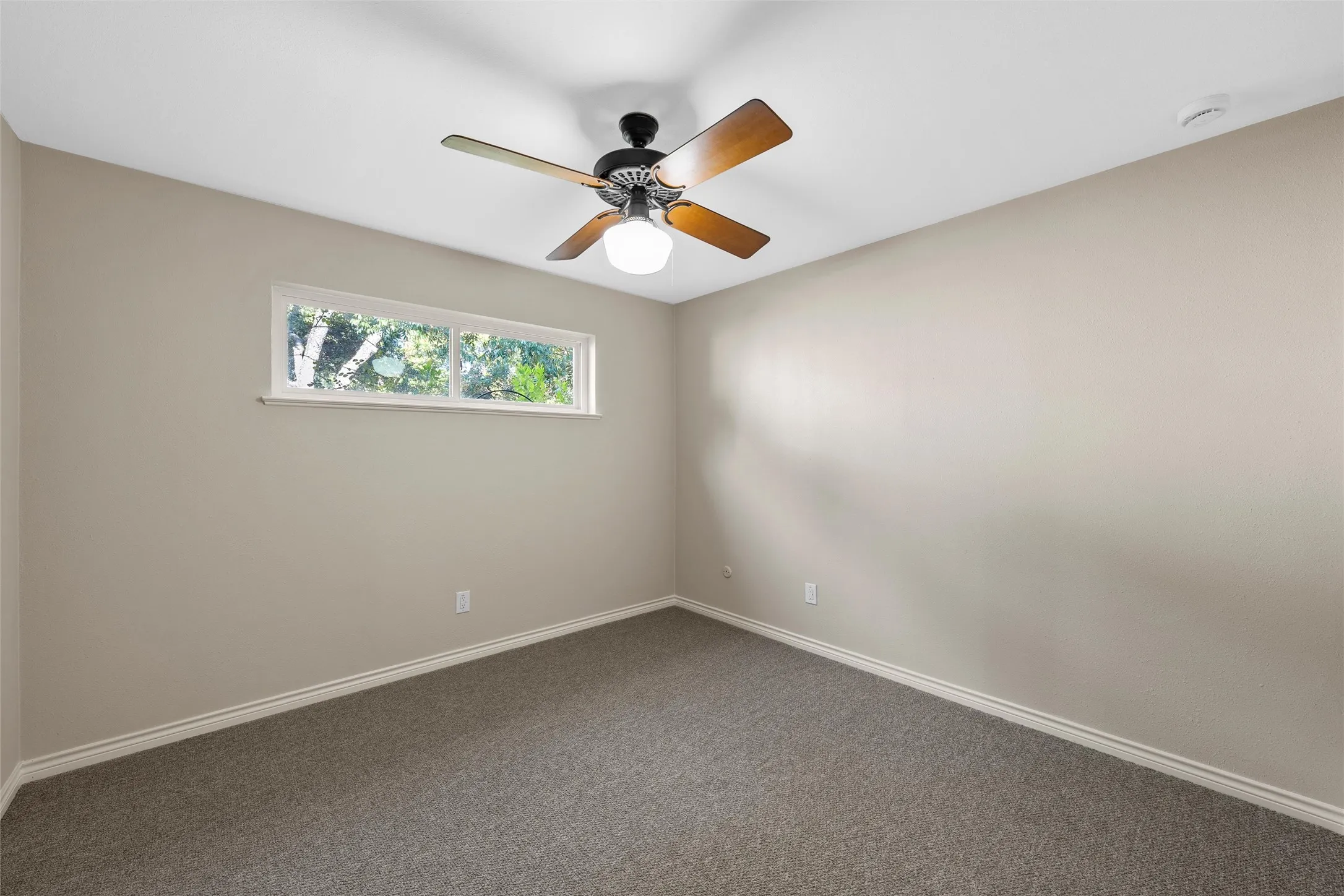 Single Family Residence For Sale in Mc Lennan County , 4808 Pecan Terrace, Waco, Texas 76710, 4 Bedroom, 2 Bathroom, Garage spaces, 2,442 Sqft, built in 1963, mls#21367790, Real Estate Agent in Waco, Homes For Sale in Mc Lennan county, Homes For Sale in Waco, Realtor in Waco Texas, Real Estate Brokerage Independent Realty Texas, Luminita Cordes Realtor