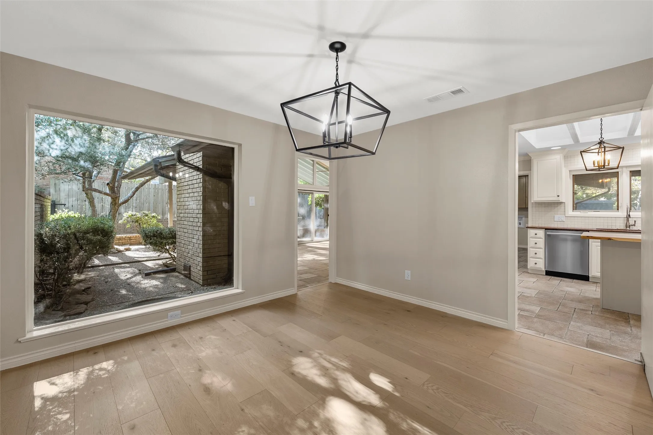 Single Family Residence For Sale in Mc Lennan County , 4808 Pecan Terrace, Waco, Texas 76710, 4 Bedroom, 2 Bathroom, Garage spaces, 2,442 Sqft, built in 1963, mls#21367790, Real Estate Agent in Waco, Homes For Sale in Mc Lennan county, Homes For Sale in Waco, Realtor in Waco Texas, Real Estate Brokerage Independent Realty Texas, Luminita Cordes Realtor