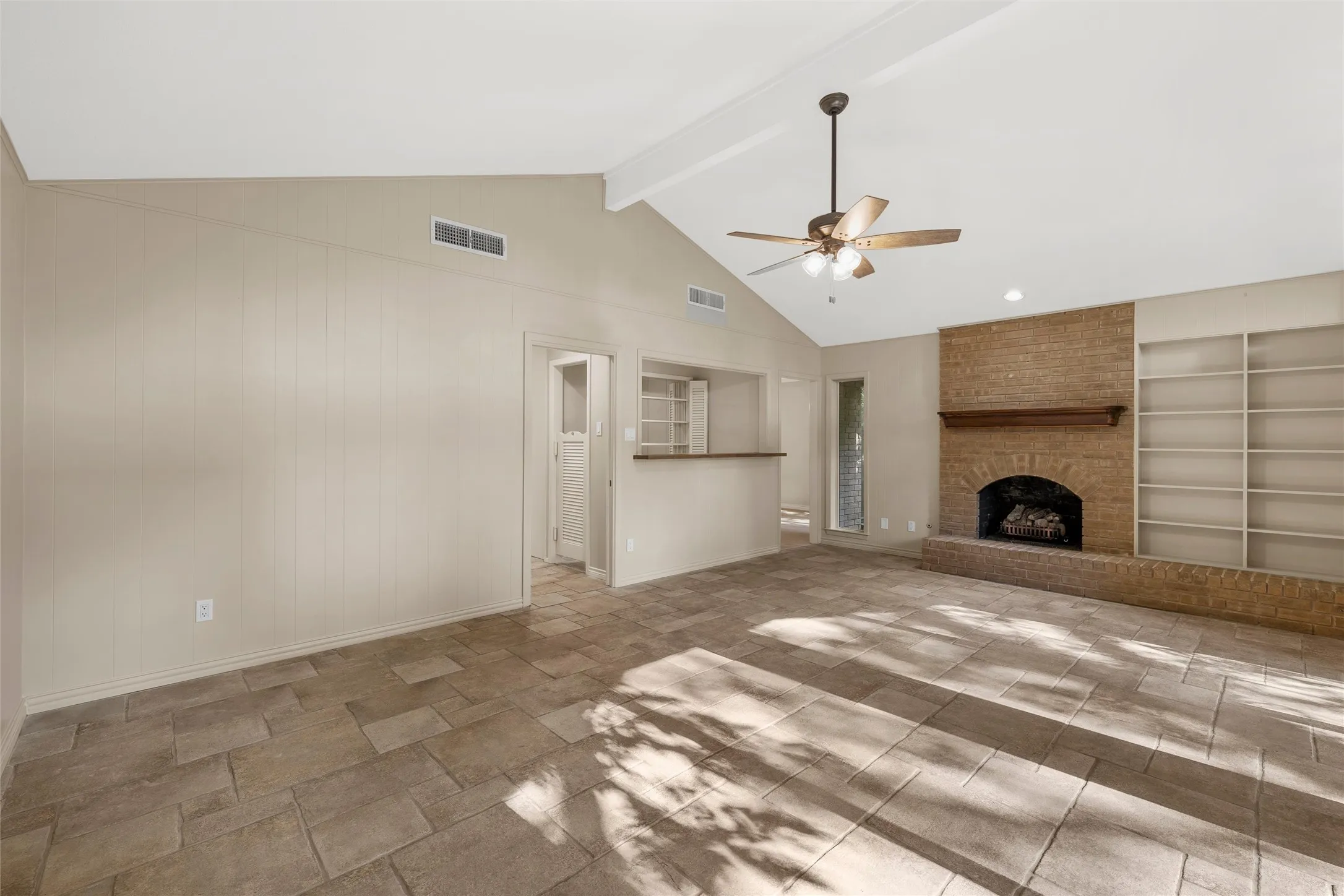 Single Family Residence For Sale in Mc Lennan County , 4808 Pecan Terrace, Waco, Texas 76710, 4 Bedroom, 2 Bathroom, Garage spaces, 2,442 Sqft, built in 1963, mls#21367790, Real Estate Agent in Waco, Homes For Sale in Mc Lennan county, Homes For Sale in Waco, Realtor in Waco Texas, Real Estate Brokerage Independent Realty Texas, Luminita Cordes Realtor