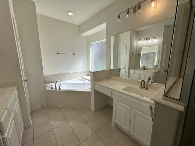 Single Family Residence For Sale in Kaufman County , 972 Gold Finch Lane, Forney, Texas 75126, 5 Bedroom, 4 Bathroom, 2 Garage spaces, 4,496 Sqft, built in 2022, mls#21368315, Real Estate Agent in Forney, Homes For Sale in Kaufman county, Homes For Sale in Forney, Realtor in Forney Texas, Real Estate Brokerage Independent Realty Texas, Luminita Cordes Realtor