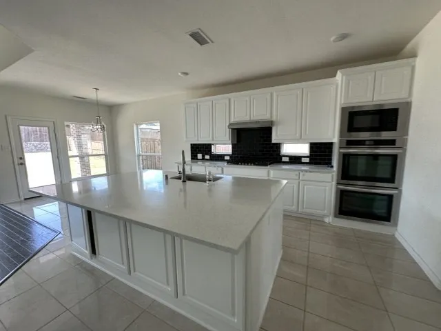 Single Family Residence For Sale in Kaufman County , 972 Gold Finch Lane, Forney, Texas 75126, 5 Bedroom, 4 Bathroom, 2 Garage spaces, 4,496 Sqft, built in 2022, mls#21368315, Real Estate Agent in Forney, Homes For Sale in Kaufman county, Homes For Sale in Forney, Realtor in Forney Texas, Real Estate Brokerage Independent Realty Texas, Luminita Cordes Realtor