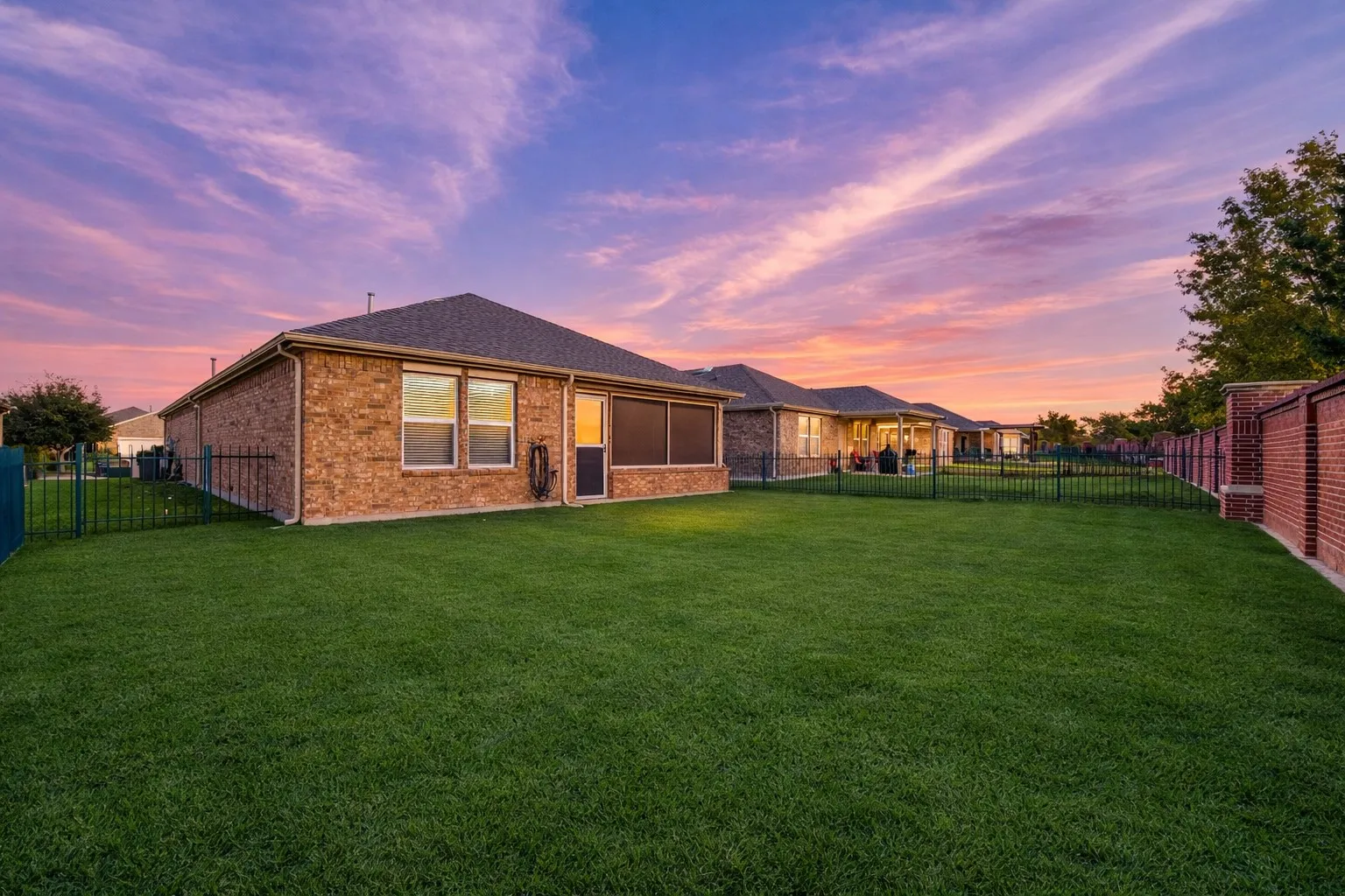 Single Family Residence For Sale in Denton County , 2325 Beachfront Drive, Frisco, Texas 75036, 2 Bedroom, 2 Bathroom, 2 Garage spaces, 1,325 Sqft, built in 2015, mls#21368195, Real Estate Agent in Frisco, Homes For Sale in Denton county, Homes For Sale in Frisco, Realtor in Frisco Texas, Real Estate Brokerage Independent Realty Texas, Luminita Cordes Realtor