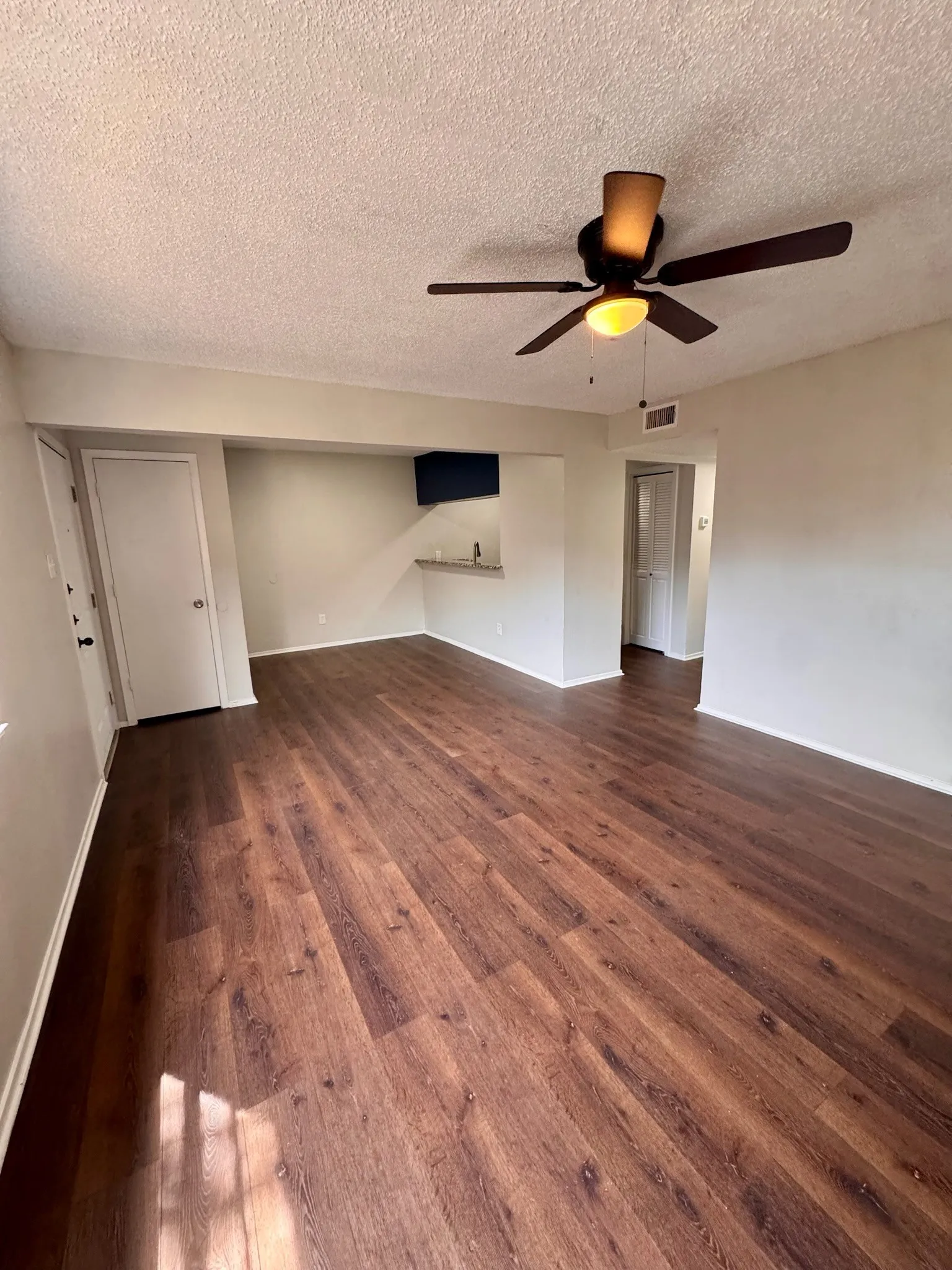 Apartment For Rent in Parker County , 624 E 3rd Street 207, Springtown, Texas 76082, 2 Bedroom, 1 Bathroom, Garage spaces, 785 Sqft, built in 1982, mls#21368364, Real Estate Agent in Springtown, Homes For Rent in Parker county, Homes For Rent in Springtown, Realtor in Springtown Texas, Real Estate Brokerage Independent Realty Texas, Luminita Cordes Realtor