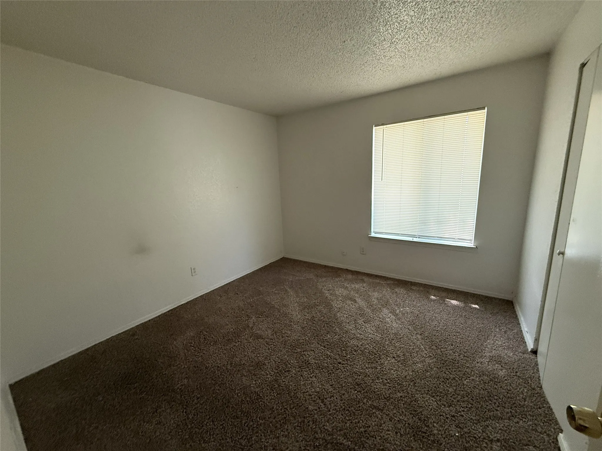 Single Family Residence For Sale in Dallas County , 1417 Arendale Drive, Garland, Texas 75040, 3 Bedroom, 2 Bathroom, 2 Garage spaces, 1,268 Sqft, built in 1985, mls#21368366, Real Estate Agent in Garland, Homes For Sale in Dallas county, Homes For Sale in Garland, Realtor in Garland Texas, Real Estate Brokerage Independent Realty Texas, Luminita Cordes Realtor