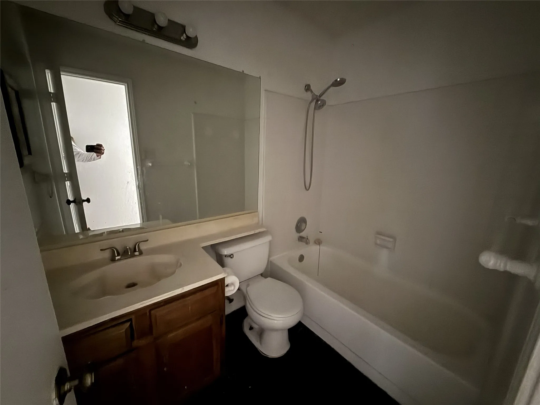 Single Family Residence For Sale in Dallas County , 1417 Arendale Drive, Garland, Texas 75040, 3 Bedroom, 2 Bathroom, 2 Garage spaces, 1,268 Sqft, built in 1985, mls#21368366, Real Estate Agent in Garland, Homes For Sale in Dallas county, Homes For Sale in Garland, Realtor in Garland Texas, Real Estate Brokerage Independent Realty Texas, Luminita Cordes Realtor