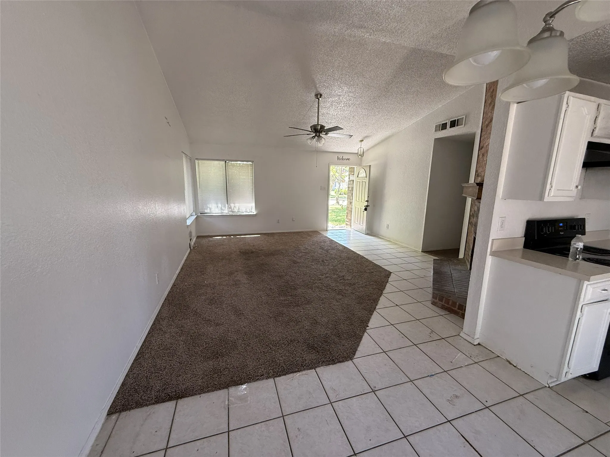 Single Family Residence For Sale in Dallas County , 1417 Arendale Drive, Garland, Texas 75040, 3 Bedroom, 2 Bathroom, 2 Garage spaces, 1,268 Sqft, built in 1985, mls#21368366, Real Estate Agent in Garland, Homes For Sale in Dallas county, Homes For Sale in Garland, Realtor in Garland Texas, Real Estate Brokerage Independent Realty Texas, Luminita Cordes Realtor