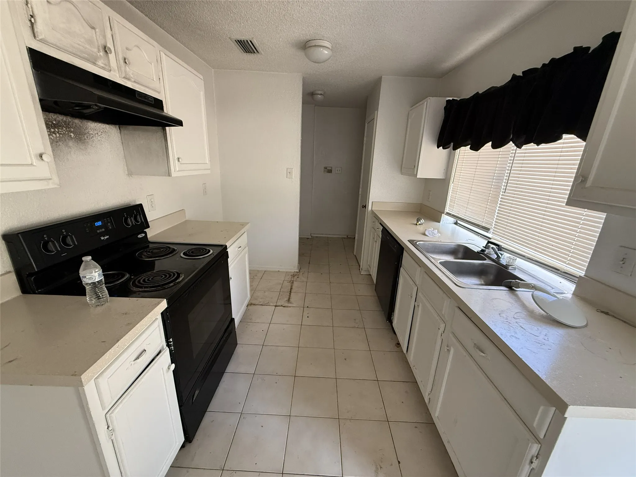 Single Family Residence For Sale in Dallas County , 1417 Arendale Drive, Garland, Texas 75040, 3 Bedroom, 2 Bathroom, 2 Garage spaces, 1,268 Sqft, built in 1985, mls#21368366, Real Estate Agent in Garland, Homes For Sale in Dallas county, Homes For Sale in Garland, Realtor in Garland Texas, Real Estate Brokerage Independent Realty Texas, Luminita Cordes Realtor