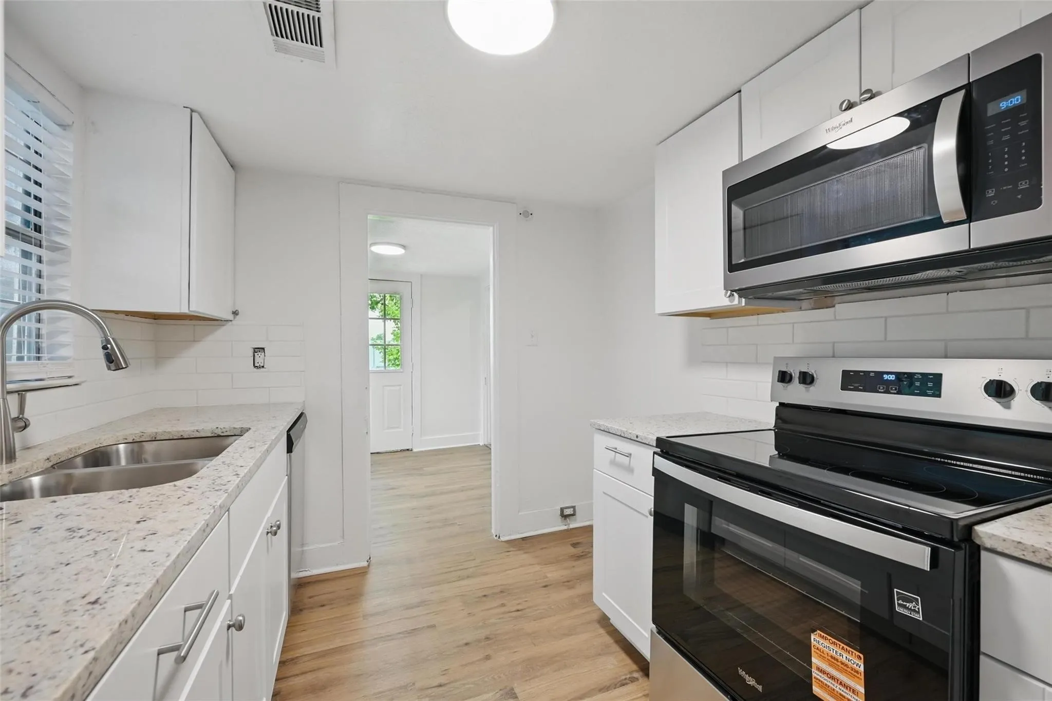 Duplex For Rent in Grayson County , 906 E Houston Street, Sherman, Texas 75092, 2 Bedroom, 1 Bathroom, 1 Garage spaces, 989 Sqft, built in 1998, mls#21368367, Real Estate Agent in Sherman, Homes For Rent in Grayson county, Homes For Rent in Sherman, Realtor in Sherman Texas, Real Estate Brokerage Independent Realty Texas, Luminita Cordes Realtor