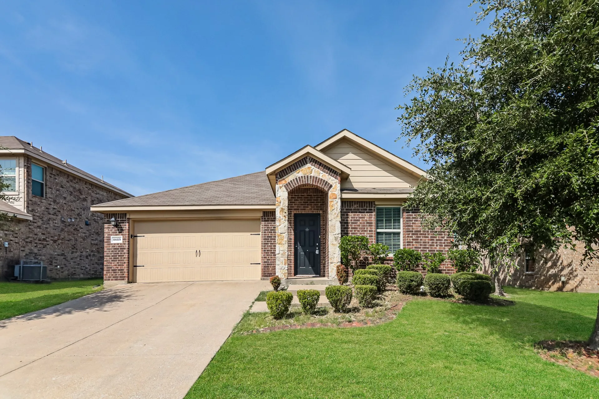 Single Family Residence For Rent