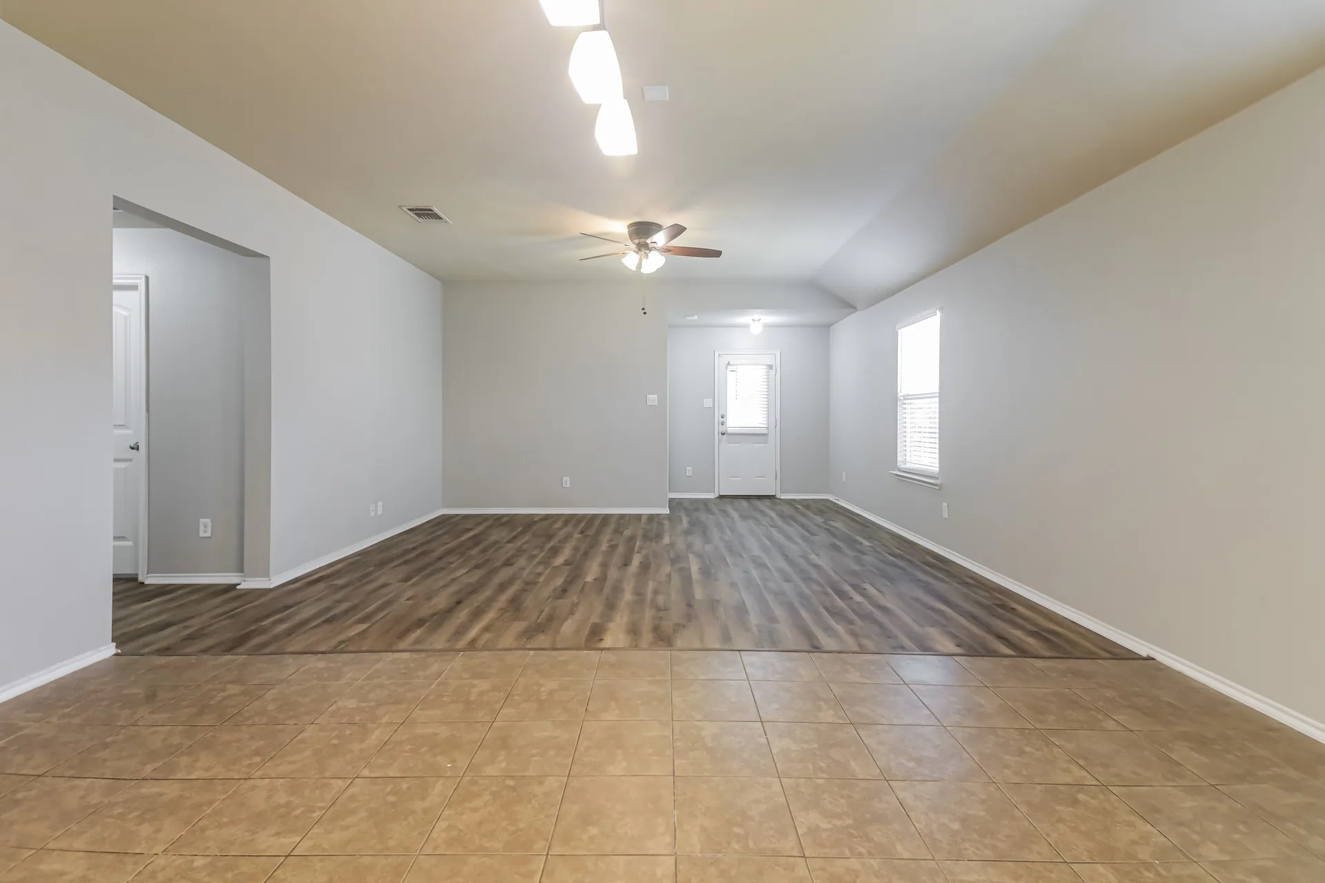 Single Family Residence For Rent in Rockwall County , 1413 Waco Turner, Royse City, Texas 75189, 4 Bedroom, 2 Bathroom, 2 Garage spaces, 1,910 Sqft, built in 2014, mls#21368378, Real Estate Agent in Royse City, Homes For Rent in Rockwall county, Homes For Rent in Royse City, Realtor in Royse City Texas, Real Estate Brokerage Independent Realty Texas, Luminita Cordes Realtor