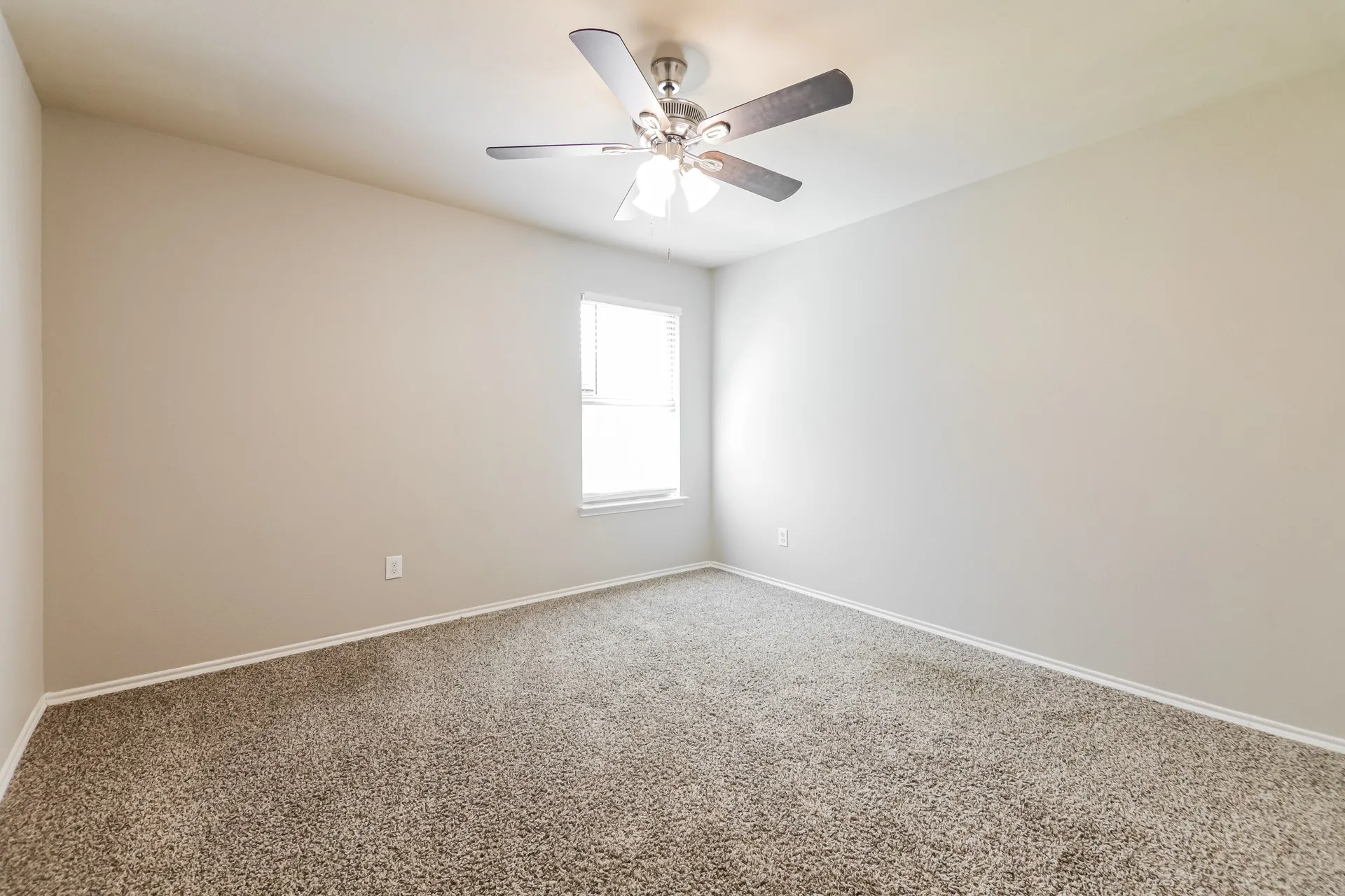Single Family Residence For Rent in Rockwall County , 1413 Waco Turner, Royse City, Texas 75189, 4 Bedroom, 2 Bathroom, 2 Garage spaces, 1,910 Sqft, built in 2014, mls#21368378, Real Estate Agent in Royse City, Homes For Rent in Rockwall county, Homes For Rent in Royse City, Realtor in Royse City Texas, Real Estate Brokerage Independent Realty Texas, Luminita Cordes Realtor