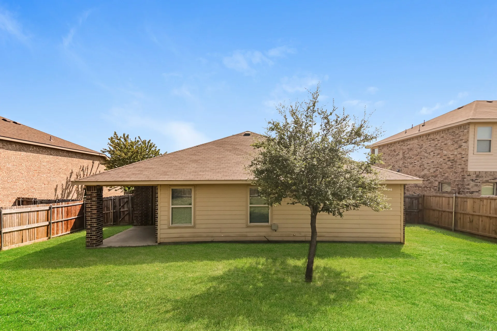 Single Family Residence For Rent in Rockwall County , 1413 Waco Turner, Royse City, Texas 75189, 4 Bedroom, 2 Bathroom, 2 Garage spaces, 1,910 Sqft, built in 2014, mls#21368378, Real Estate Agent in Royse City, Homes For Rent in Rockwall county, Homes For Rent in Royse City, Realtor in Royse City Texas, Real Estate Brokerage Independent Realty Texas, Luminita Cordes Realtor