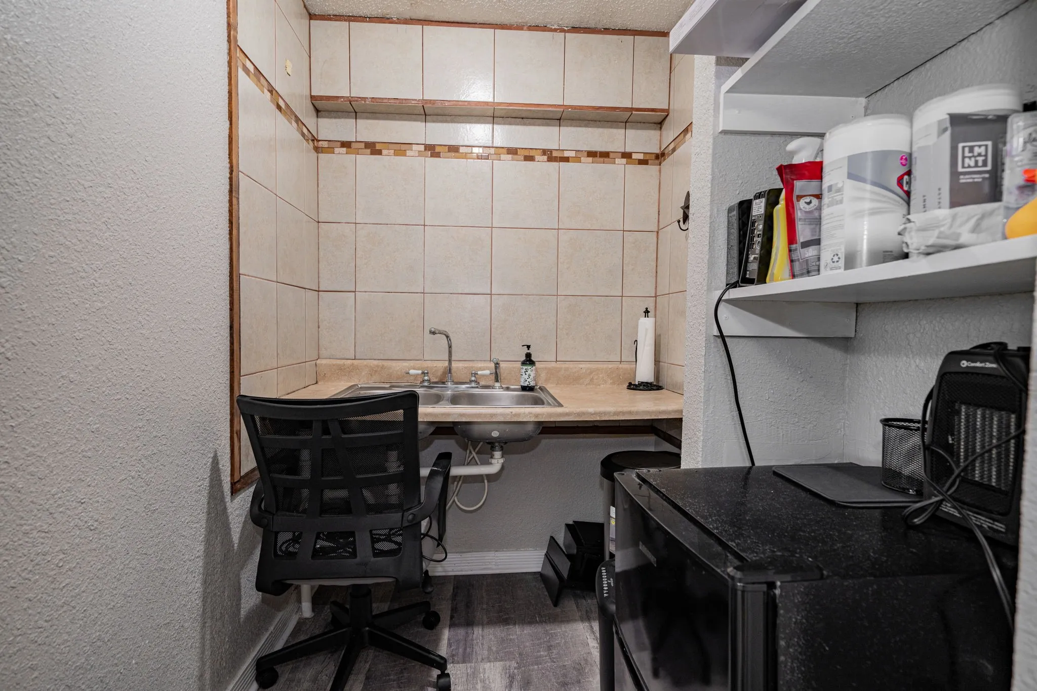 Office For Rent in Rockwall County , 4037 N Goliad Street 101, Rockwall, Texas 75087, 0, 0, Garage spaces, 0 Sqft, built in 1979, Price $1,995, mls#21368369, Real Estate Agent in Rockwall, Homes For Rent in Rockwall county, Homes For Rent in Rockwall, Realtor in Rockwall Texas, Real Estate Brokerage Independent Realty Texas, Luminita Cordes Realtor