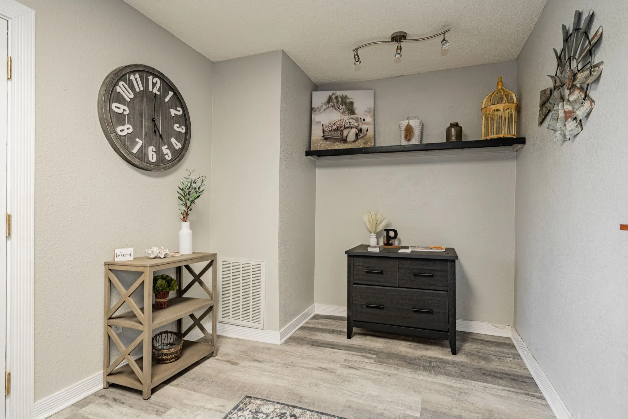 Office For Rent in Rockwall County , 4037 N Goliad Street 101, Rockwall, Texas 75087, 0, 0, Garage spaces, 0 Sqft, built in 1979, Price $1,995, mls#21368369, Real Estate Agent in Rockwall, Homes For Rent in Rockwall county, Homes For Rent in Rockwall, Realtor in Rockwall Texas, Real Estate Brokerage Independent Realty Texas, Luminita Cordes Realtor