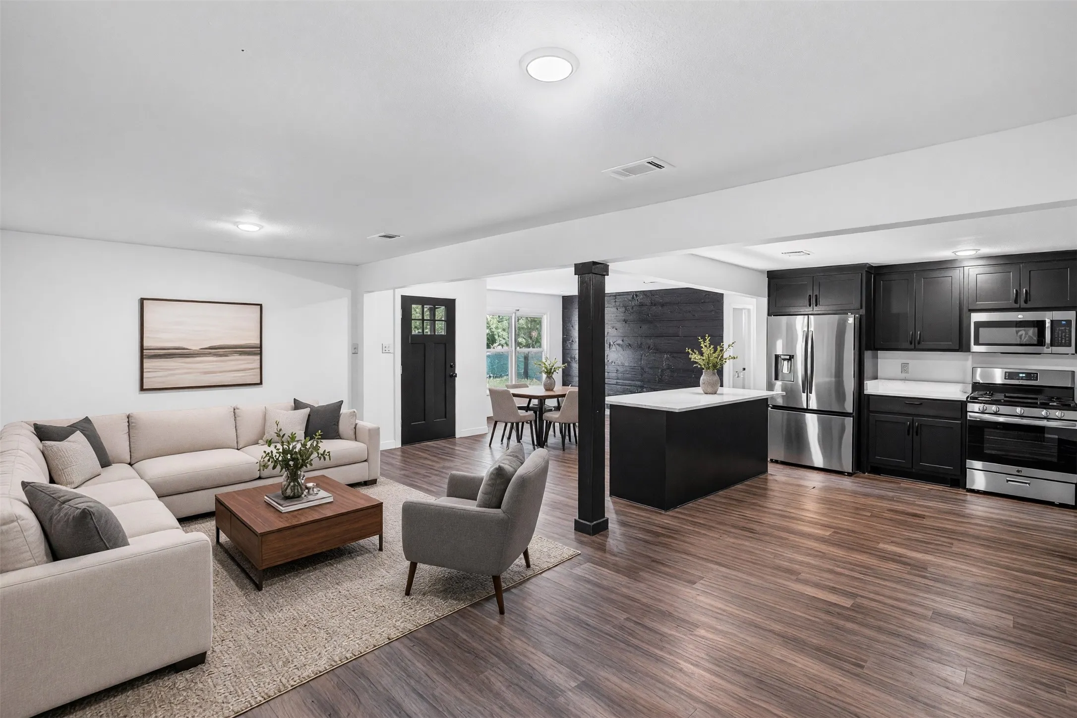 Single Family Residence For Sale in Hopkins County , 1613 Irwin Lane, Sulphur Springs, Texas 75482, 3 Bedroom, 2 Bathroom, Garage spaces, 1,514 Sqft, built in 1956, Price $235,000, mls#21368385, Real Estate Agent in Sulphur Springs, Homes For Sale in Hopkins county, Homes For Sale in Sulphur Springs, Realtor in Sulphur Springs Texas, Real Estate Brokerage Independent Realty Texas, Luminita Cordes Realtor