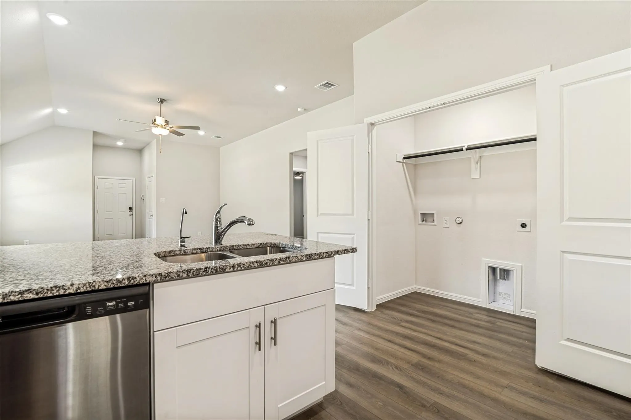 Single Family Residence For Rent in Dallas County , 1801 Hazer Lane, Mesquite, Texas 75149, 3 Bedroom, 3 Bathroom, 2 Garage spaces, 1,699 Sqft, built in 2025, mls#21368264, Real Estate Agent in Mesquite, Homes For Rent in Dallas county, Homes For Rent in Mesquite, Realtor in Mesquite Texas, Real Estate Brokerage Independent Realty Texas, Luminita Cordes Realtor