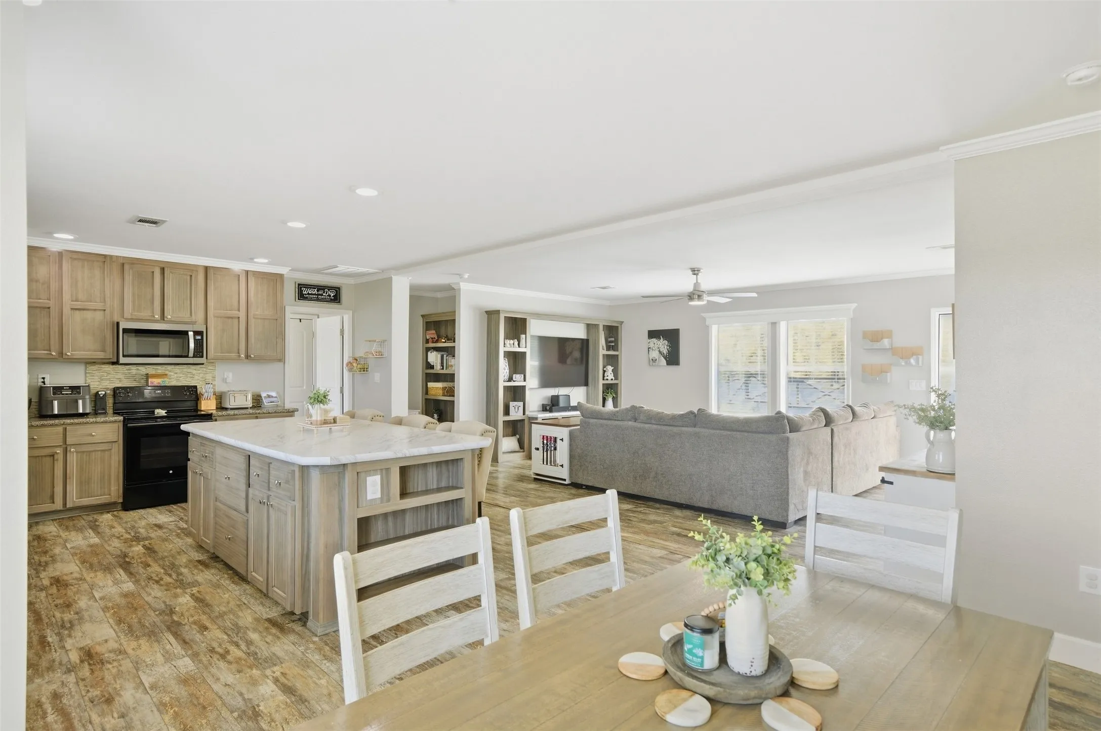 Mobile Home For Sale in Collin County , 11620 County Road 586, Royse City, Texas 75189, 4 Bedroom, 2 Bathroom, 2 Garage spaces, 1,800 Sqft, built in 2019, mls#21363069, Real Estate Agent in Royse City, Homes For Sale in Collin county, Homes For Sale in Royse City, Realtor in Royse City Texas, Real Estate Brokerage Independent Realty Texas, Luminita Cordes Realtor