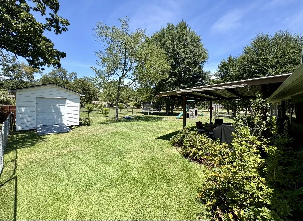 Single Family Residence For Sale in Henderson County , 3 Jupiter Road, Star Harbor, Texas 75148, 3 Bedroom, 2 Bathroom, 3 Garage spaces, 1,962 Sqft, built in 2008, Price $399,000, mls#21368350, Real Estate Agent in Star Harbor, Homes For Sale in Henderson county, Homes For Sale in Star Harbor, Realtor in Star Harbor Texas, Real Estate Brokerage Independent Realty Texas, Luminita Cordes Realtor