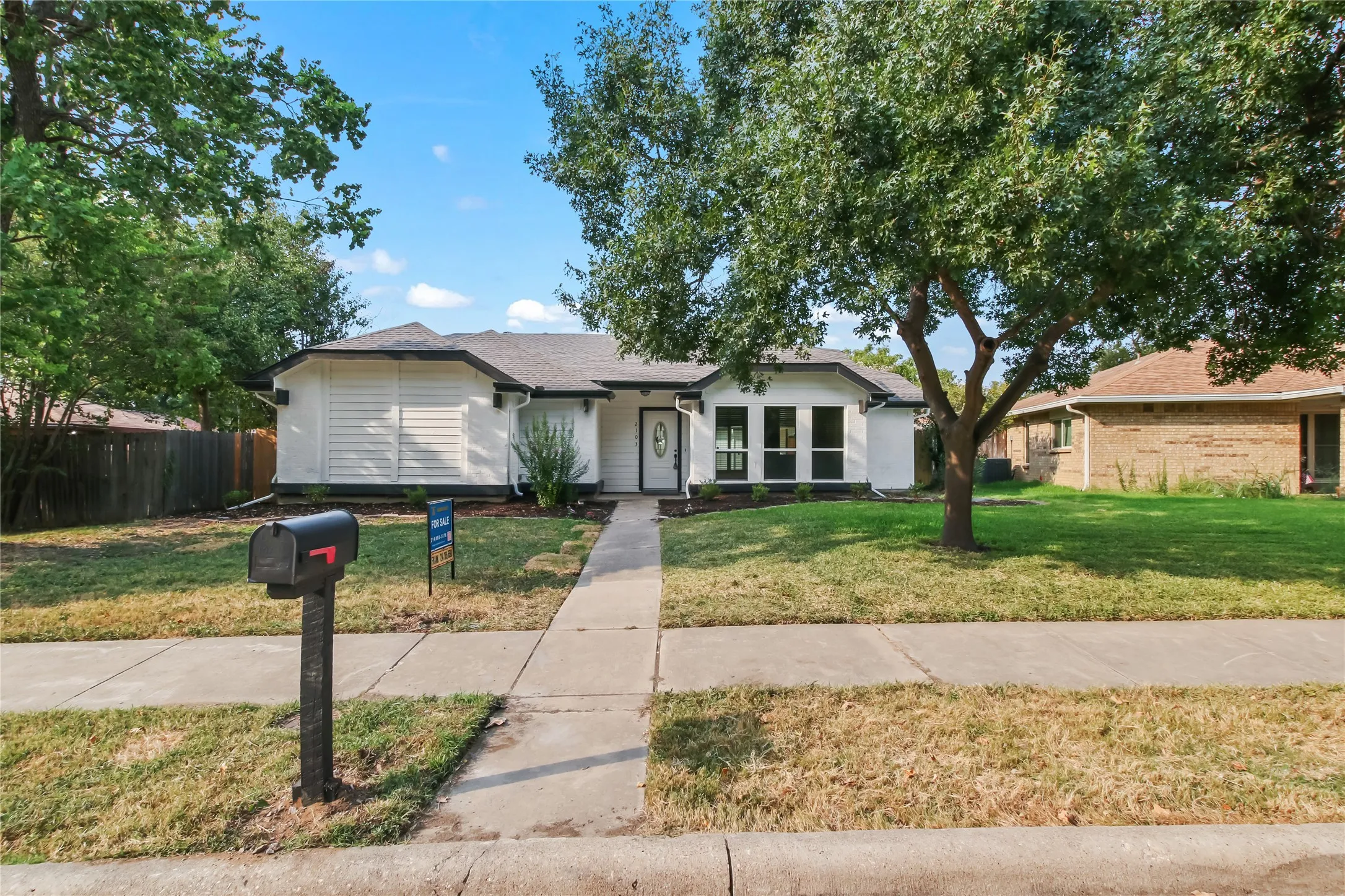 Single Family Residence For Sale in Denton County , 2103 Stein Way, Carrollton, Texas 75007, 3 Bedroom, 2 Bathroom, 2 Garage spaces, 1,535 Sqft, built in 1983, mls#21367543, Real Estate Agent in Carrollton, Homes For Sale in Denton county, Homes For Sale in Carrollton, Realtor in Carrollton Texas, Real Estate Brokerage Independent Realty Texas, Luminita Cordes Realtor