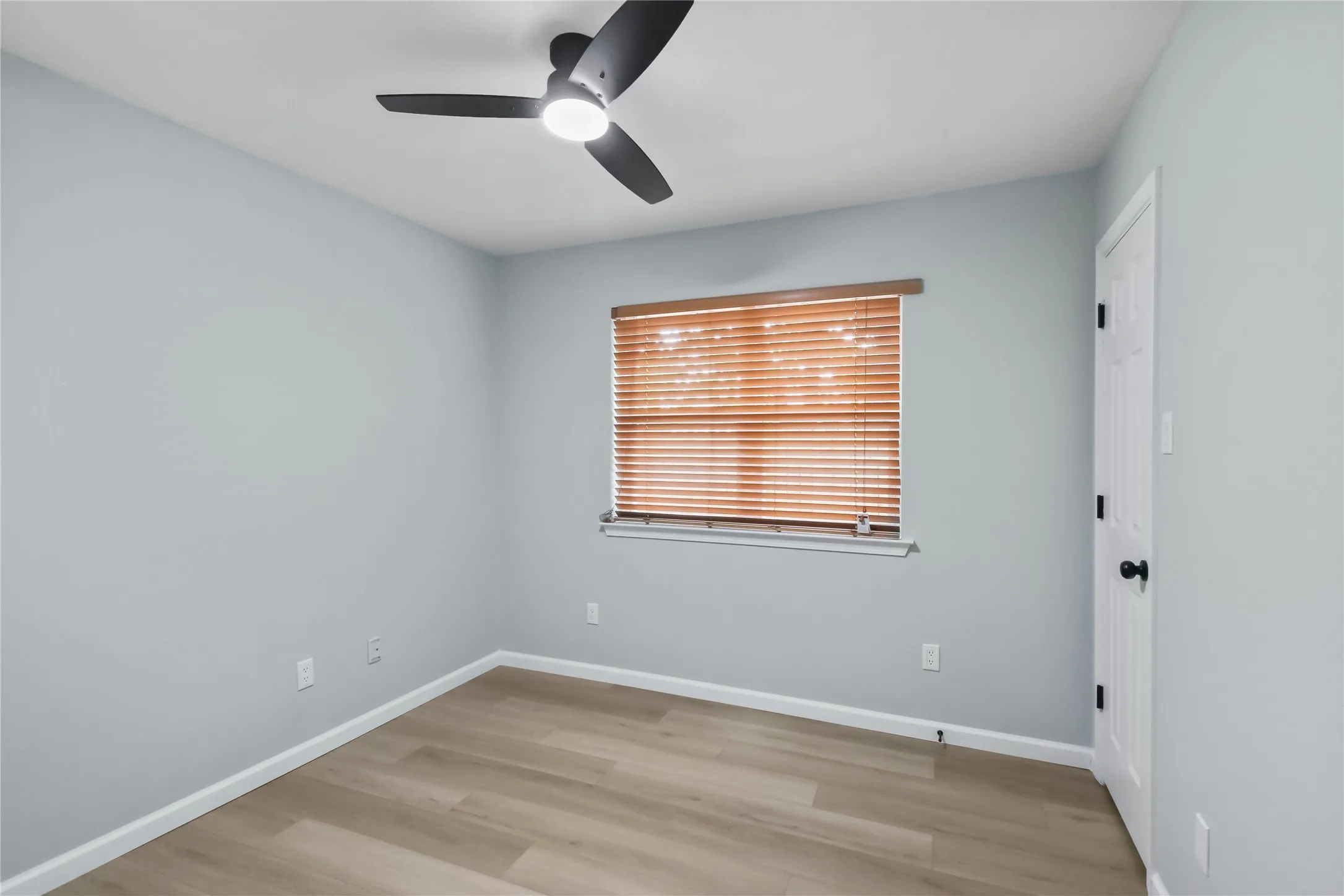 Single Family Residence For Sale in Denton County , 2103 Stein Way, Carrollton, Texas 75007, 3 Bedroom, 2 Bathroom, 2 Garage spaces, 1,535 Sqft, built in 1983, mls#21367543, Real Estate Agent in Carrollton, Homes For Sale in Denton county, Homes For Sale in Carrollton, Realtor in Carrollton Texas, Real Estate Brokerage Independent Realty Texas, Luminita Cordes Realtor