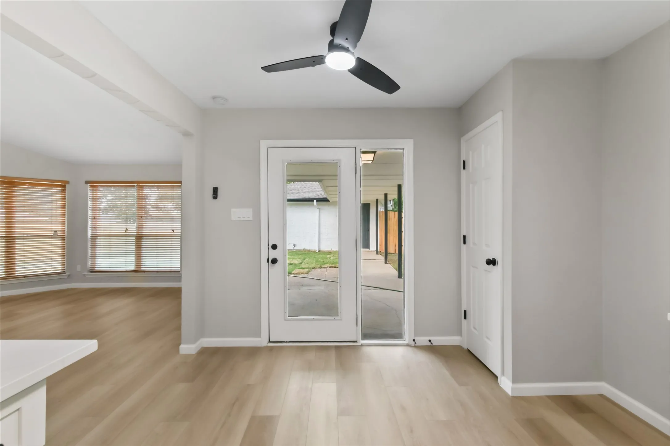 Single Family Residence For Sale in Denton County , 2103 Stein Way, Carrollton, Texas 75007, 3 Bedroom, 2 Bathroom, 2 Garage spaces, 1,535 Sqft, built in 1983, mls#21367543, Real Estate Agent in Carrollton, Homes For Sale in Denton county, Homes For Sale in Carrollton, Realtor in Carrollton Texas, Real Estate Brokerage Independent Realty Texas, Luminita Cordes Realtor